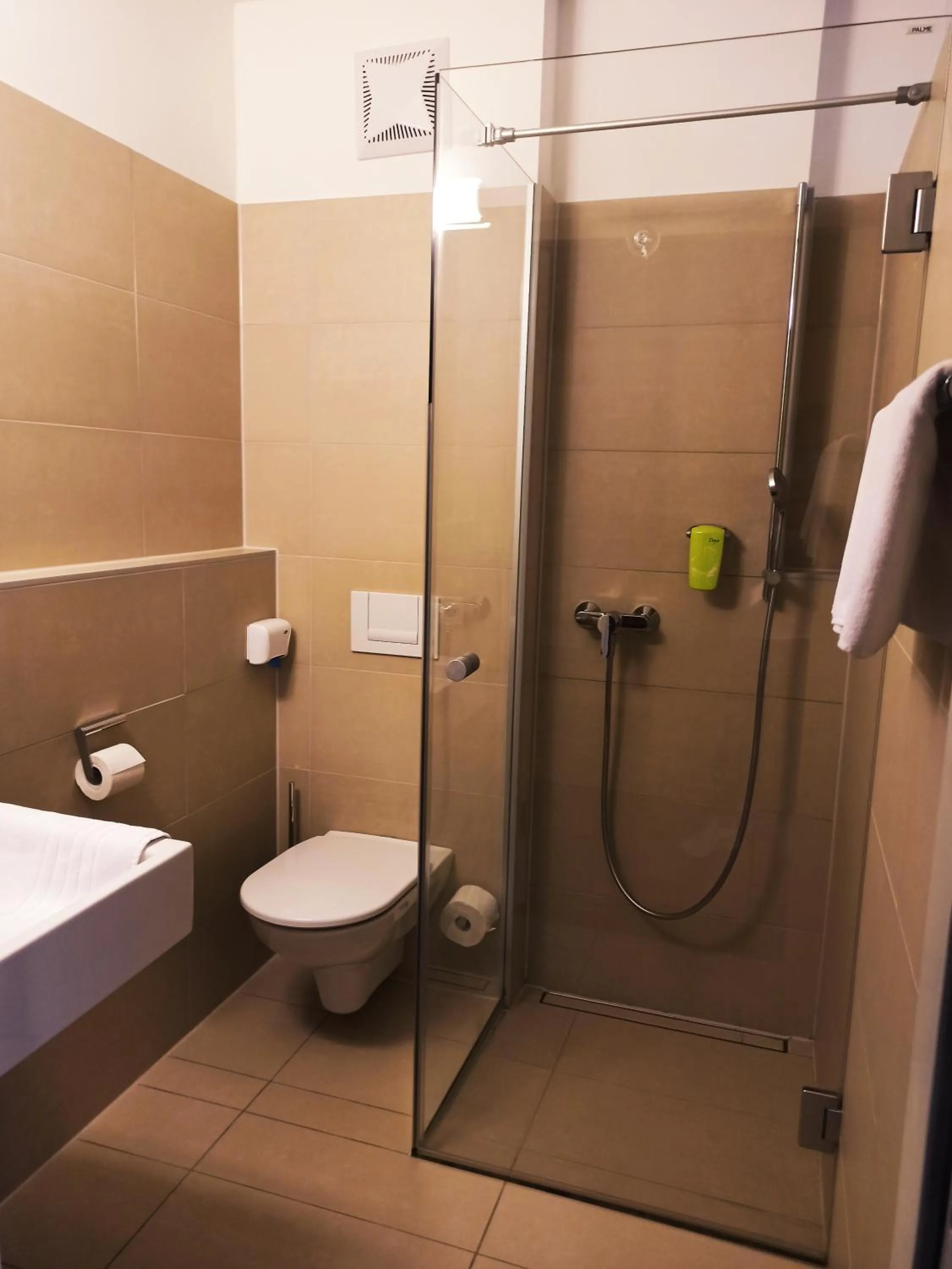 Shower in Sankt Magdalena