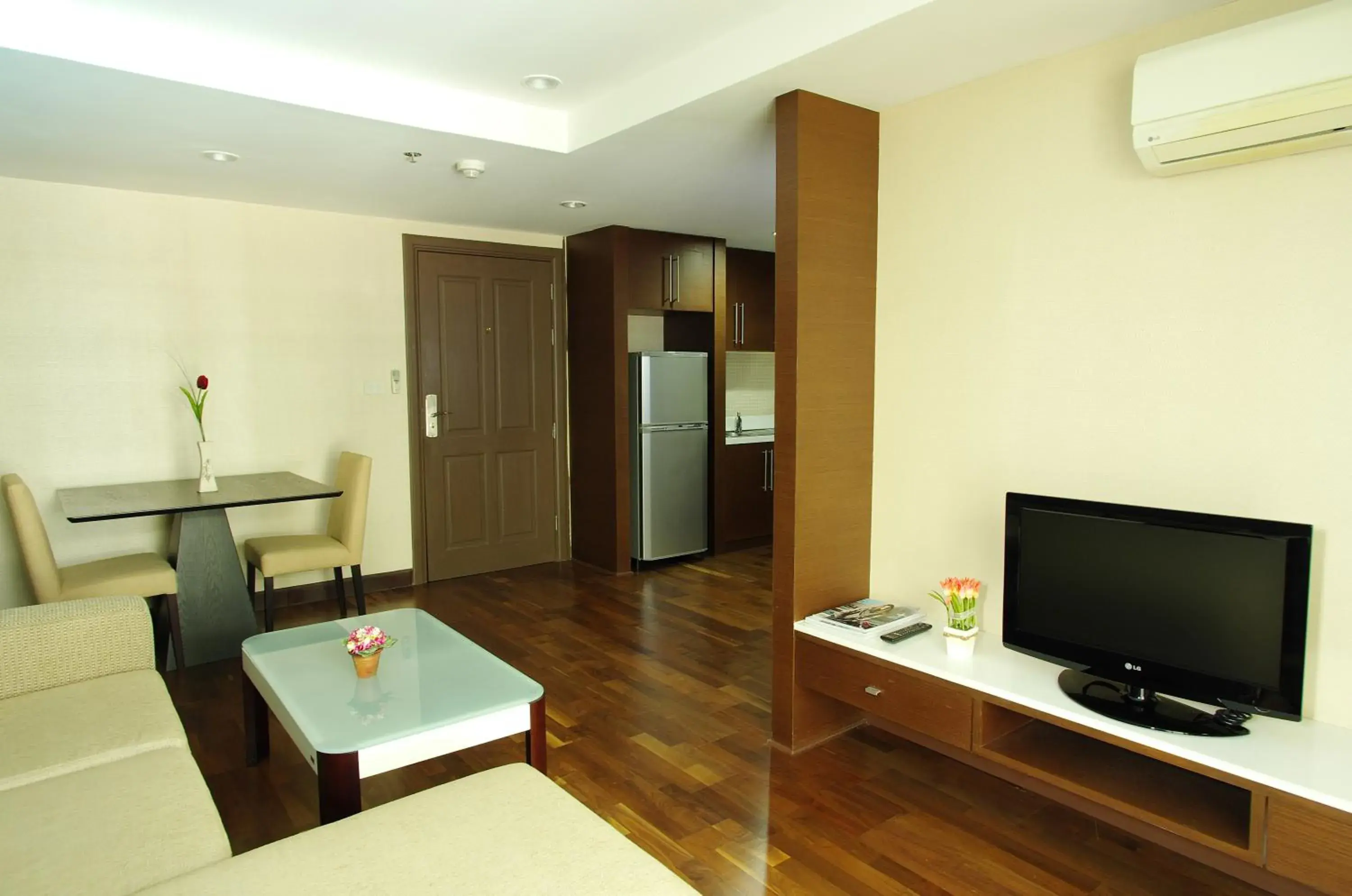 Living room, TV/Entertainment Center in The Ninth Place Serviced Residence