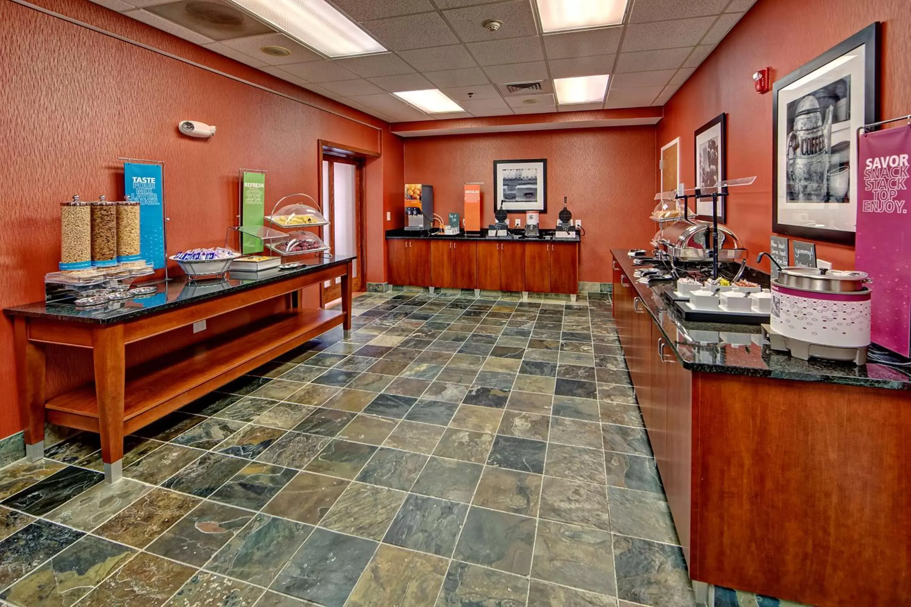 Dining area, Restaurant/Places to Eat in Hampton Inn & Suites Cashiers - Sapphire Valley