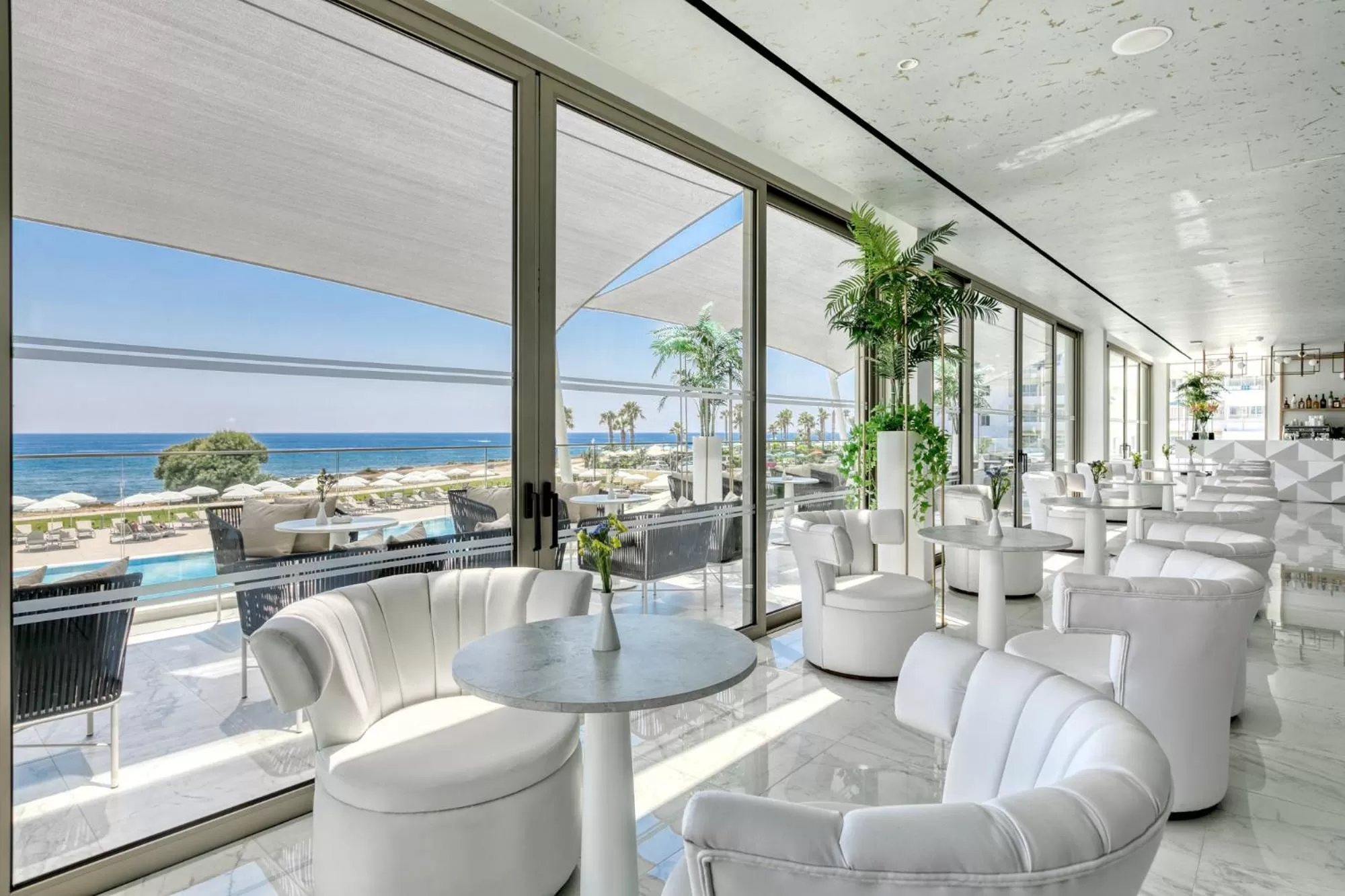 Lounge or bar in Ivi Mare - Designed for Adults by Louis Hotels