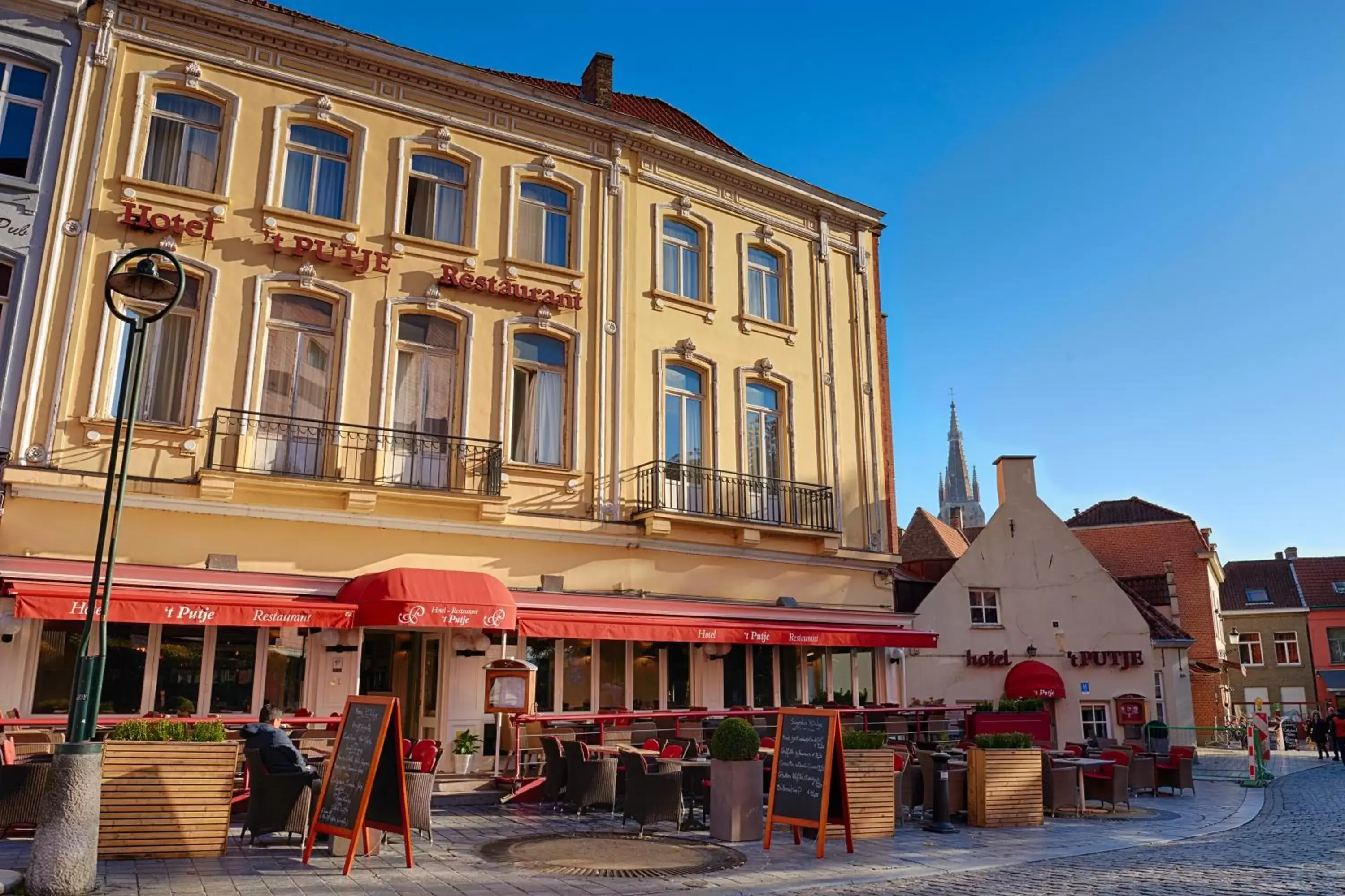 Facade/entrance, Property Building in Hotel 't Putje