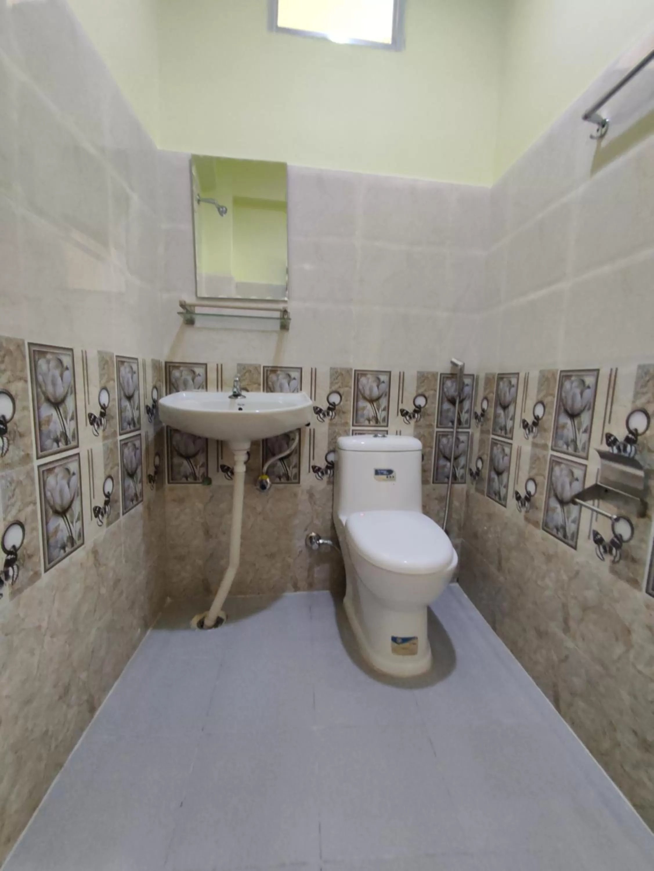 Bathroom in Hotel Green Hill View