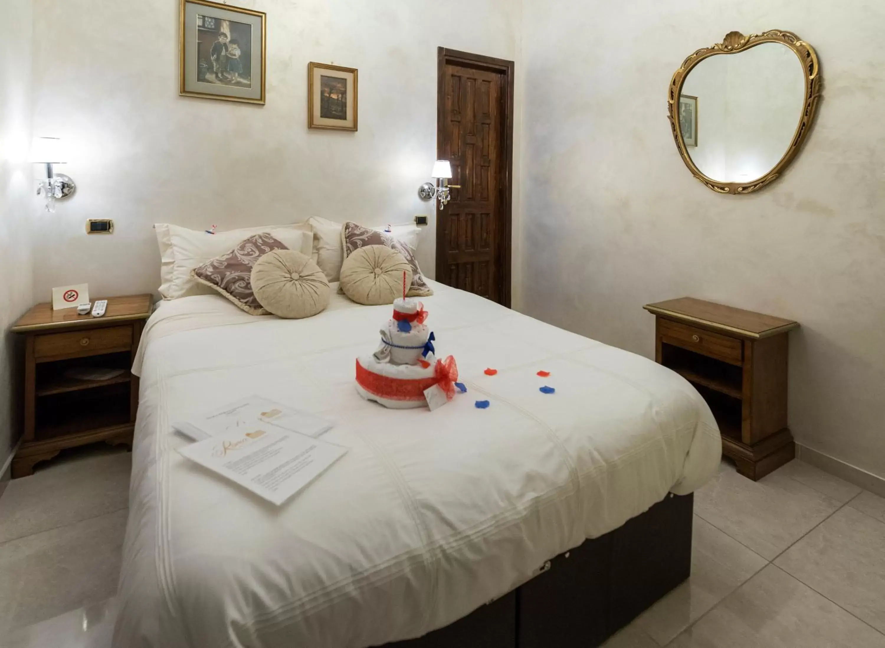 Bedroom, Bed in B&B Roma Royal Residence
