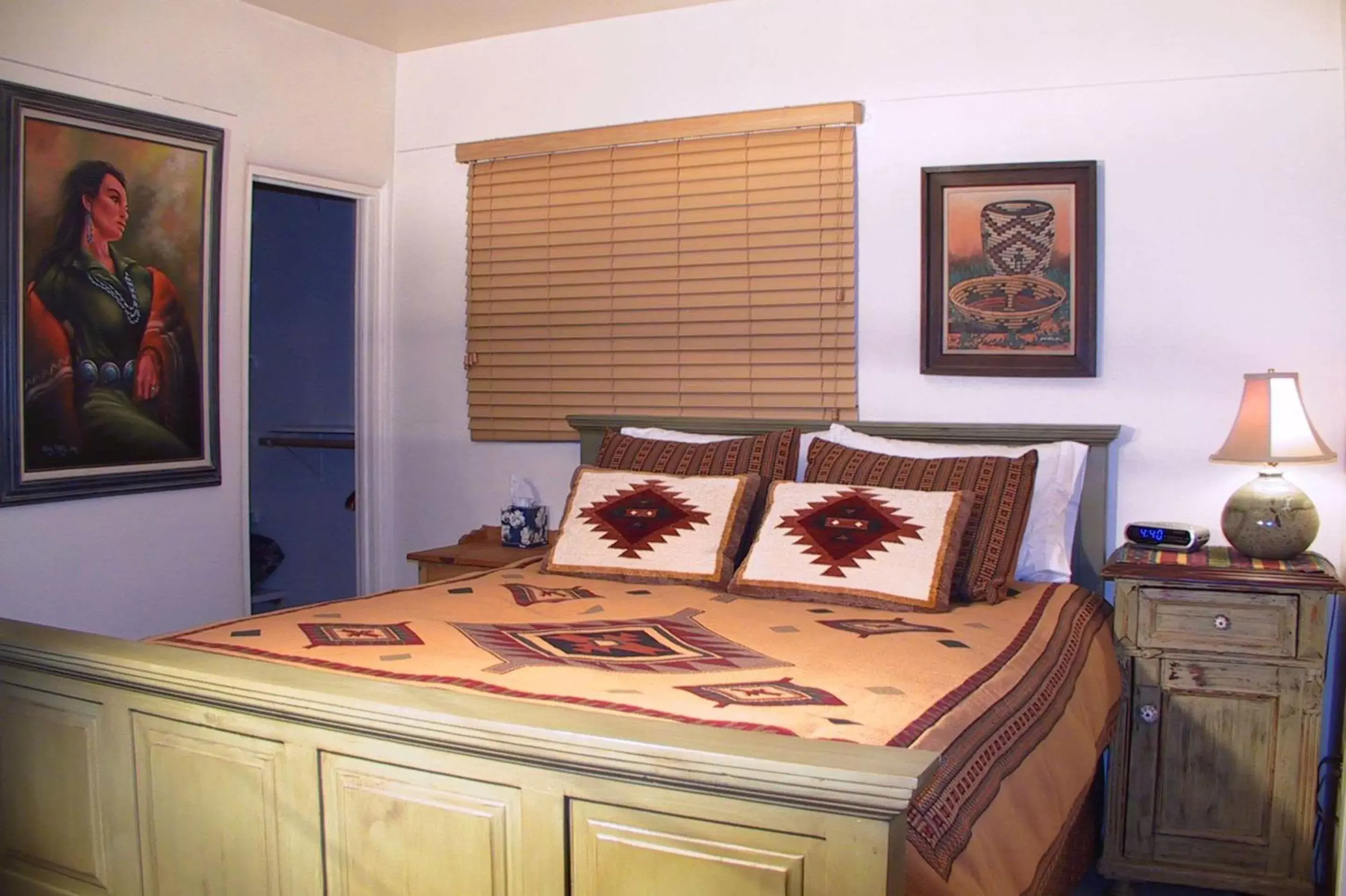 Bedroom, Bed in Casas de Suenos Old Town Historic Inn, Ascend Hotel Collection