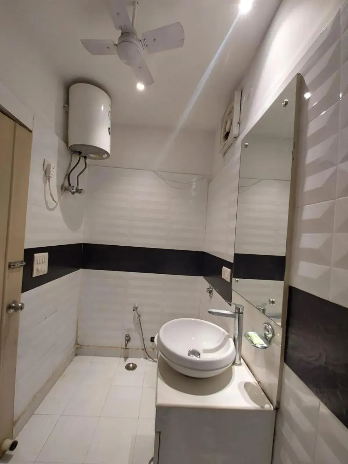Bathroom in Hotel Shanti Palace West Patel Nagar