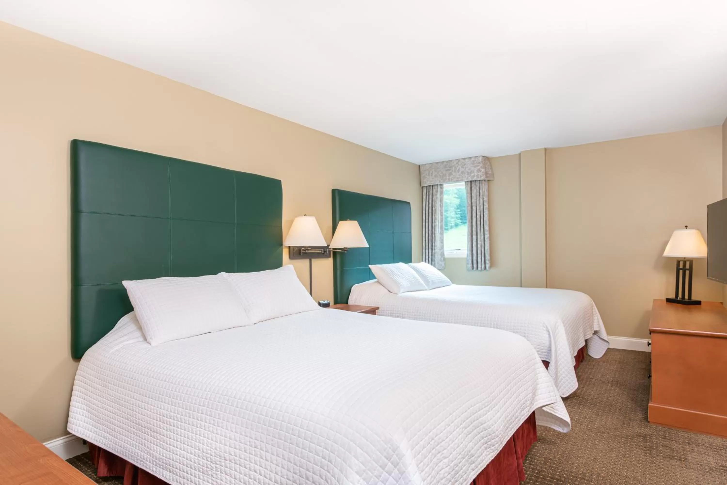 Bedroom, Bed in Grand Summit Resort