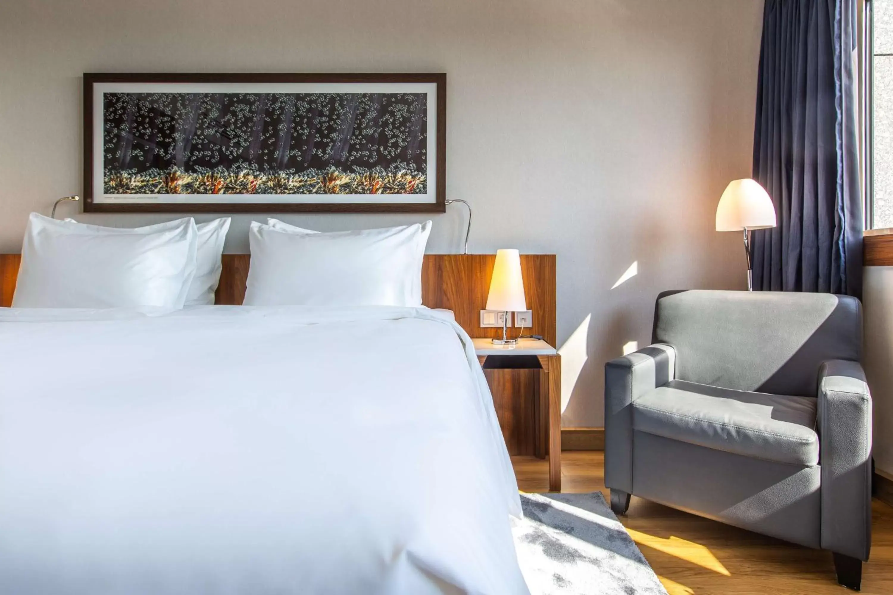 Photo of the whole room, Bed in Radisson Blu Hotel, Hamburg Photo of the whole room, Bed in Radisson Blu Hotel, Hamburg