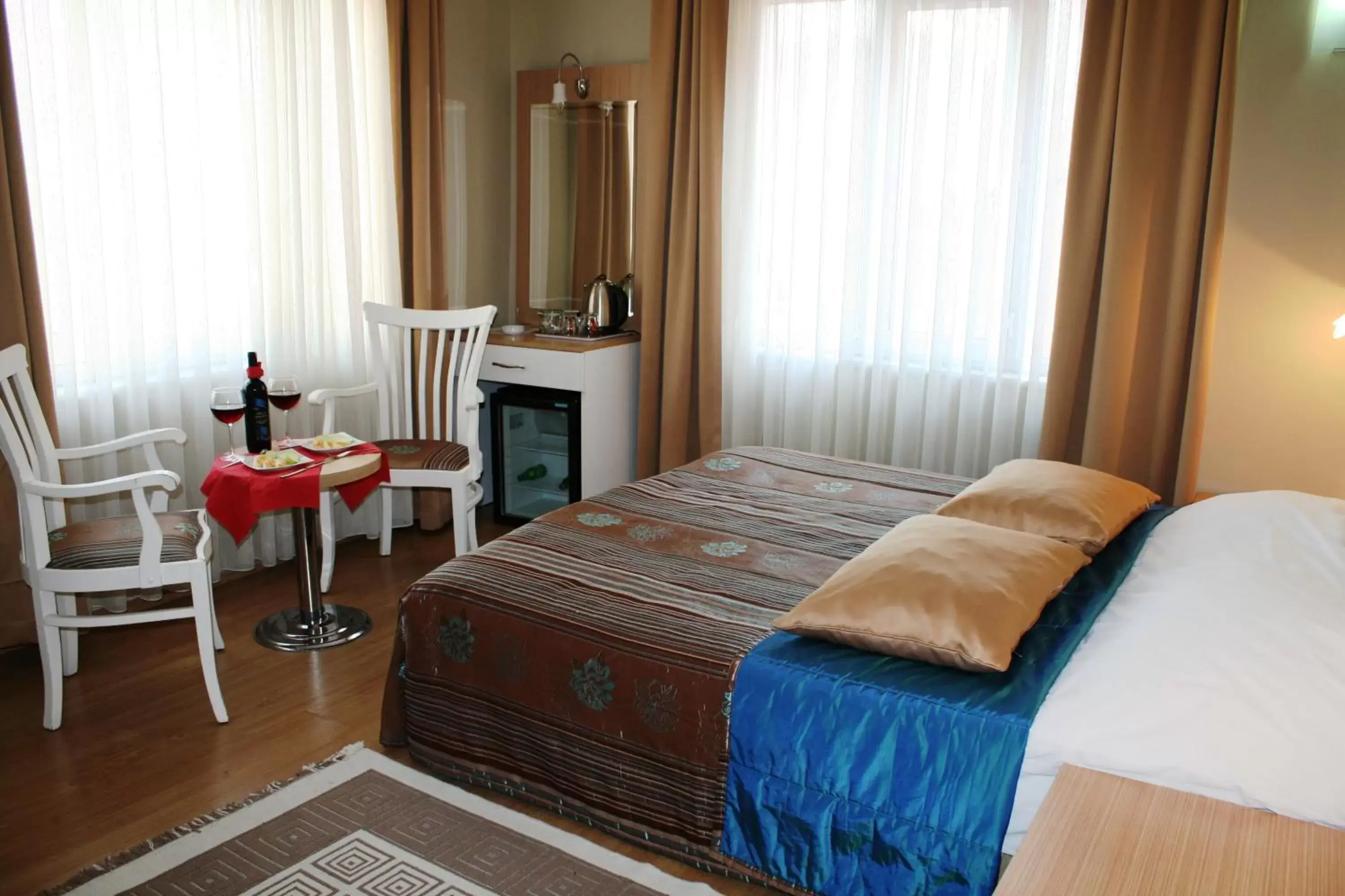 Bedroom, Bed in Khalkedon Hotel Istanbul