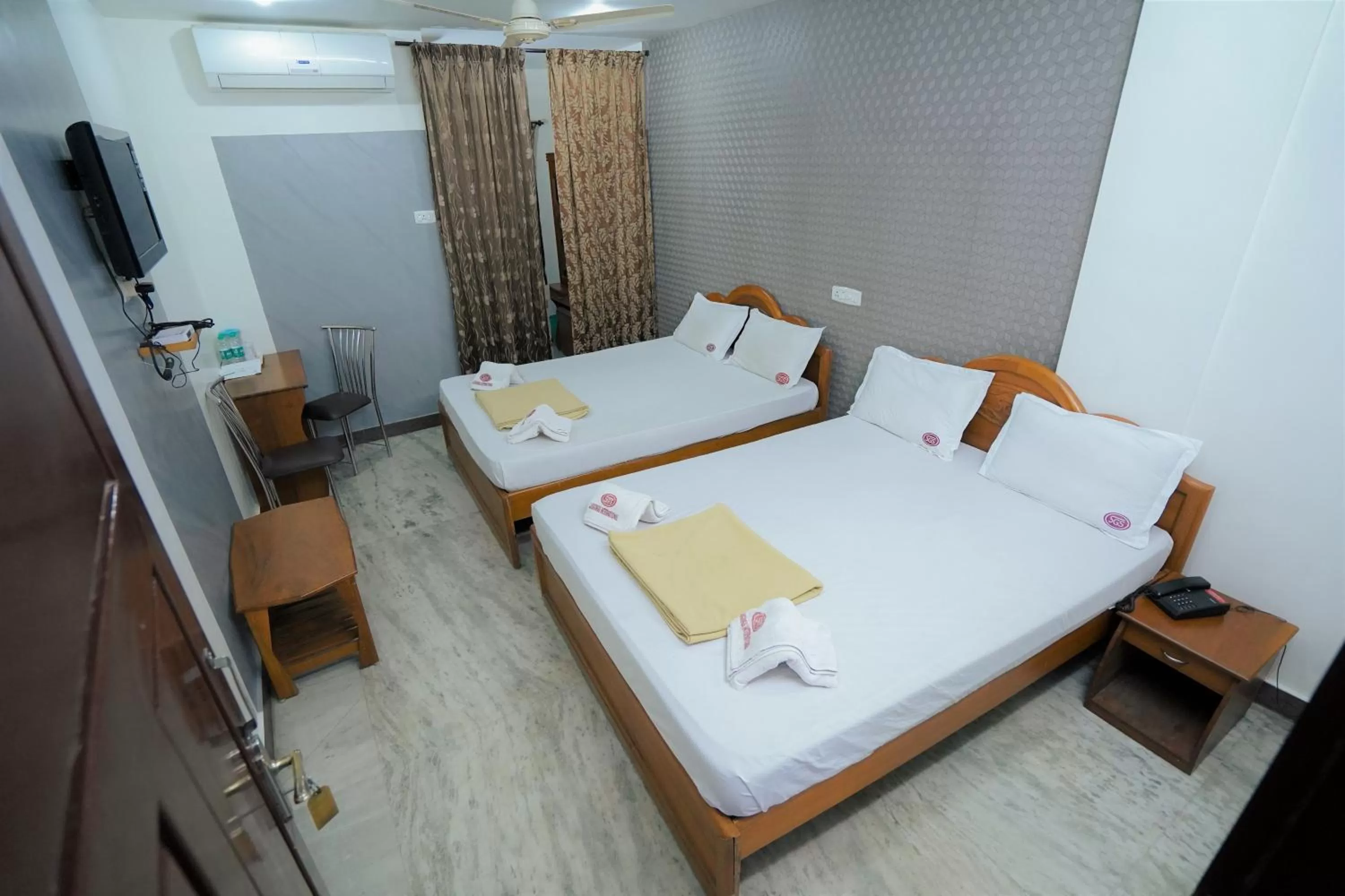 View (from property/room), Bed in SGS Lodgings International