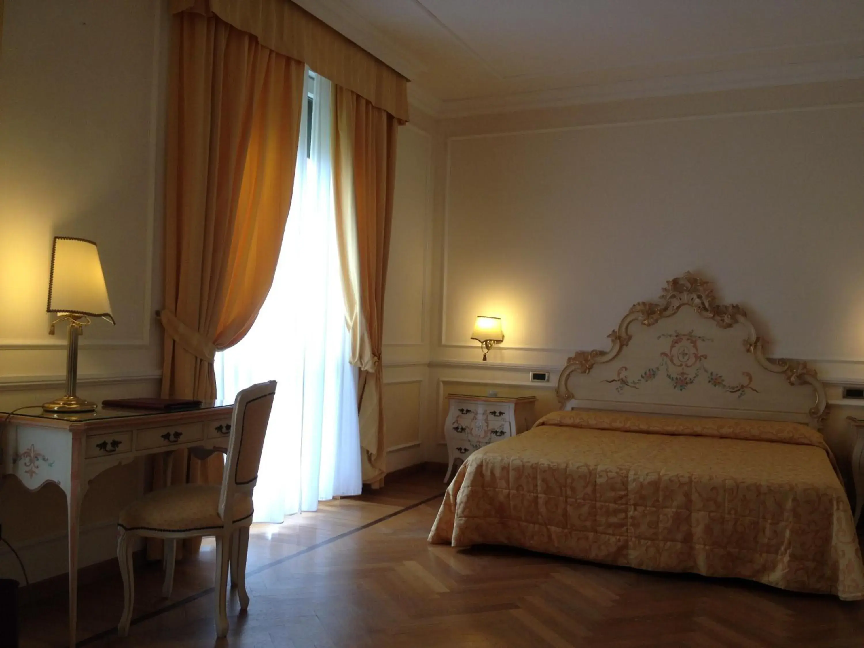 Photo of the whole room, Bed in Grand Hotel Villa Balbi