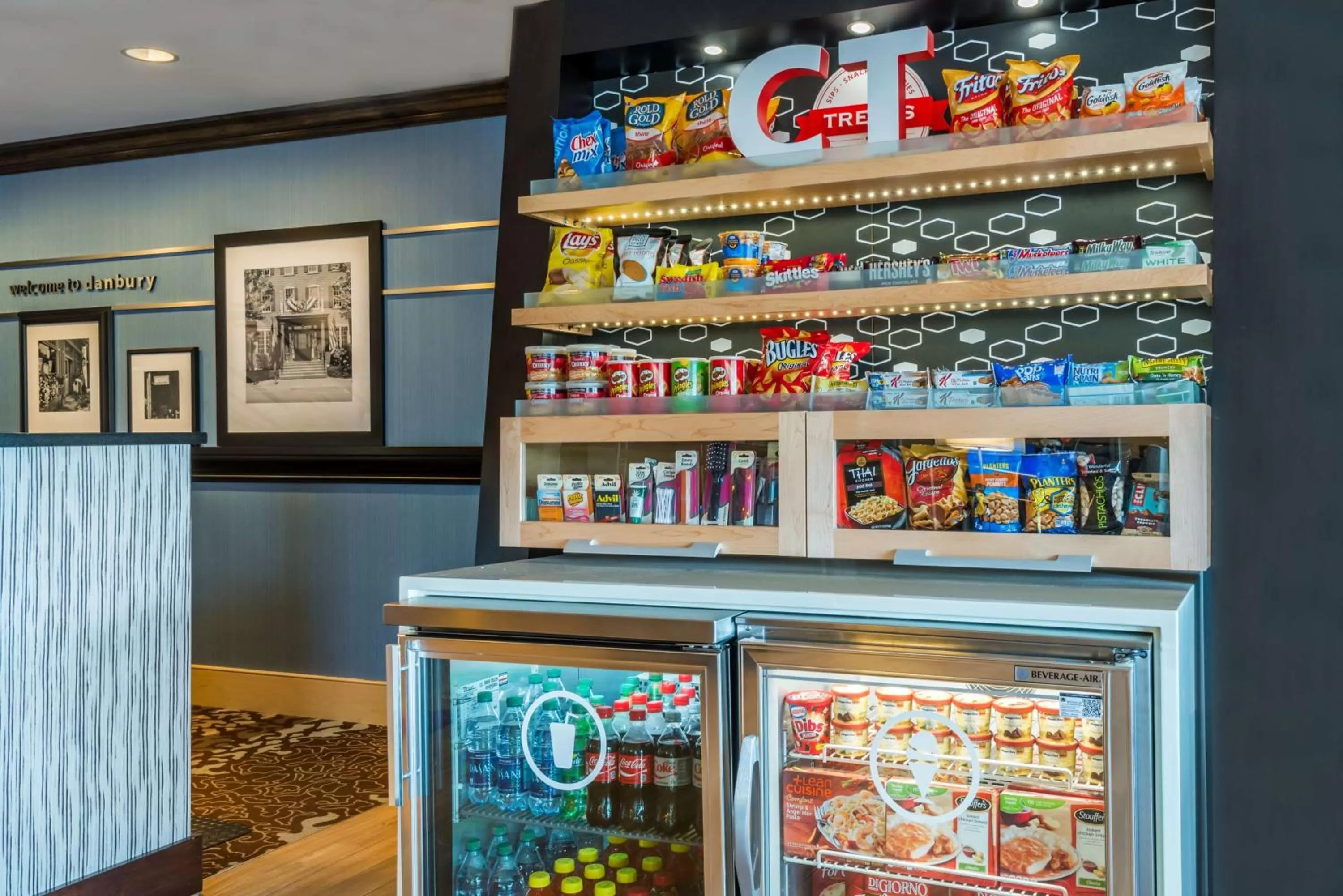 Restaurant/places to eat in Hampton Inn Danbury