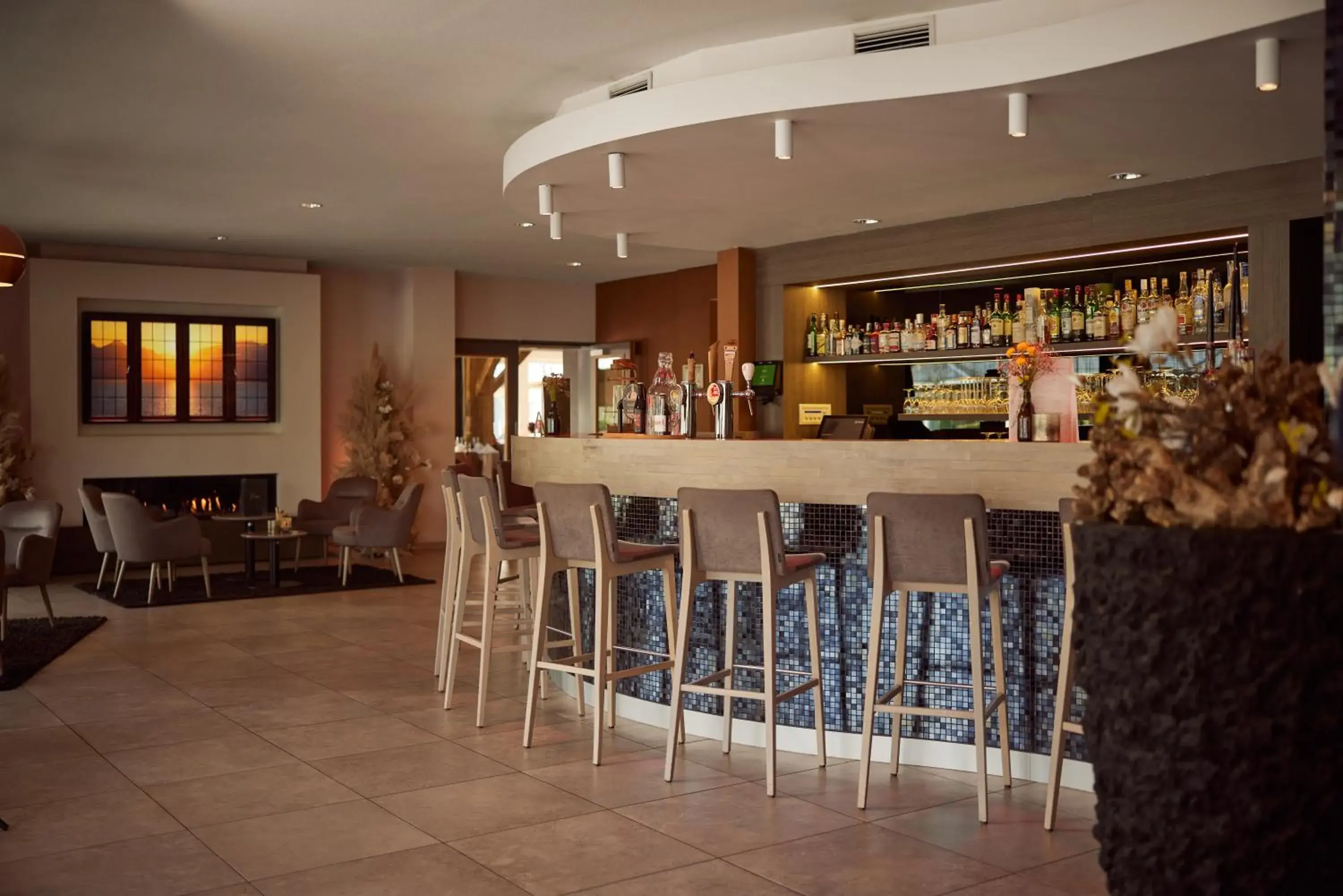 Lounge/Bar in Van der Valk Hotel Dennenhof