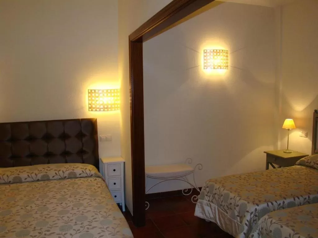 Photo of the whole room, Bed in Escua