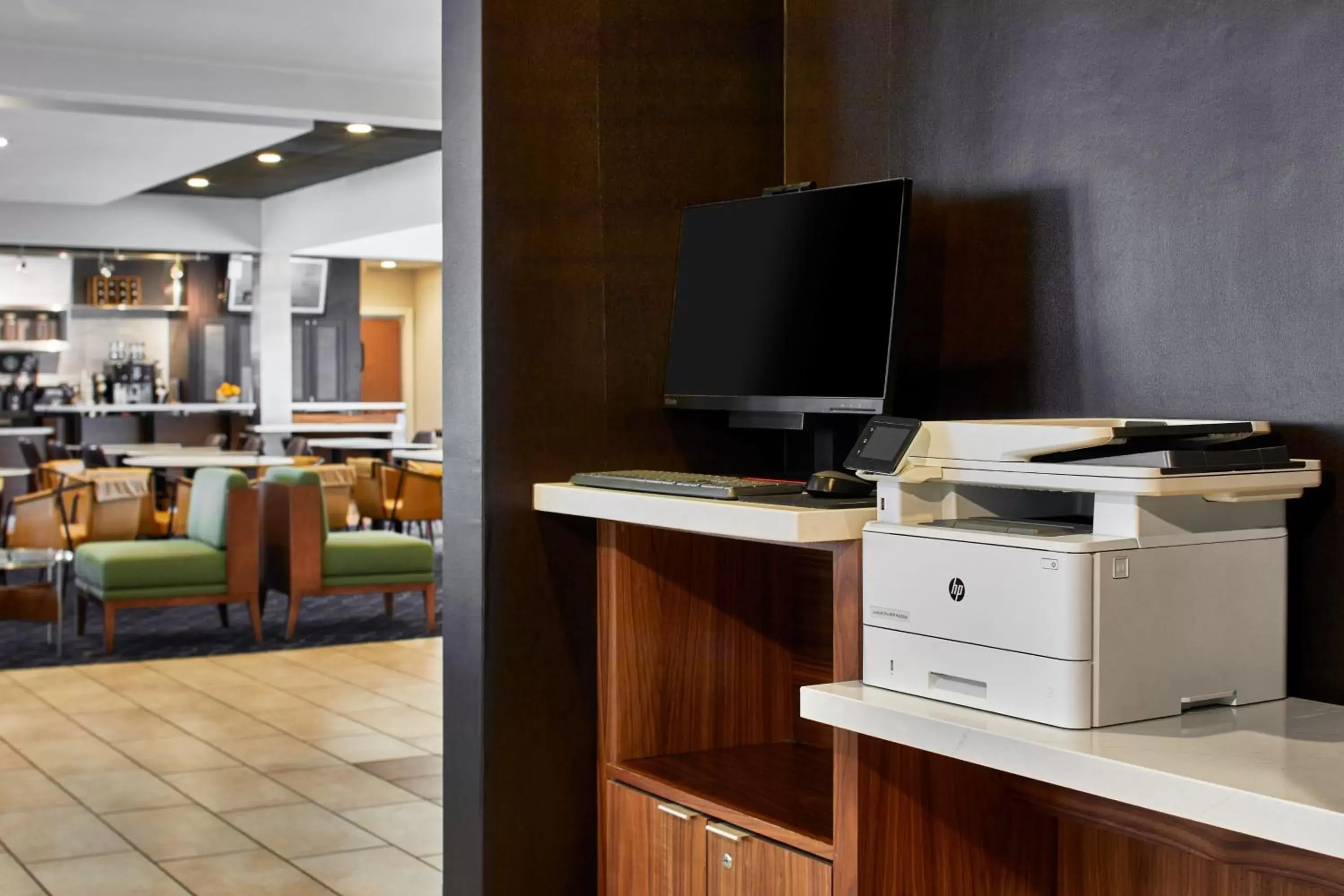 Business facilities, TV/Entertainment Center in Courtyard by Marriott Memphis Airport