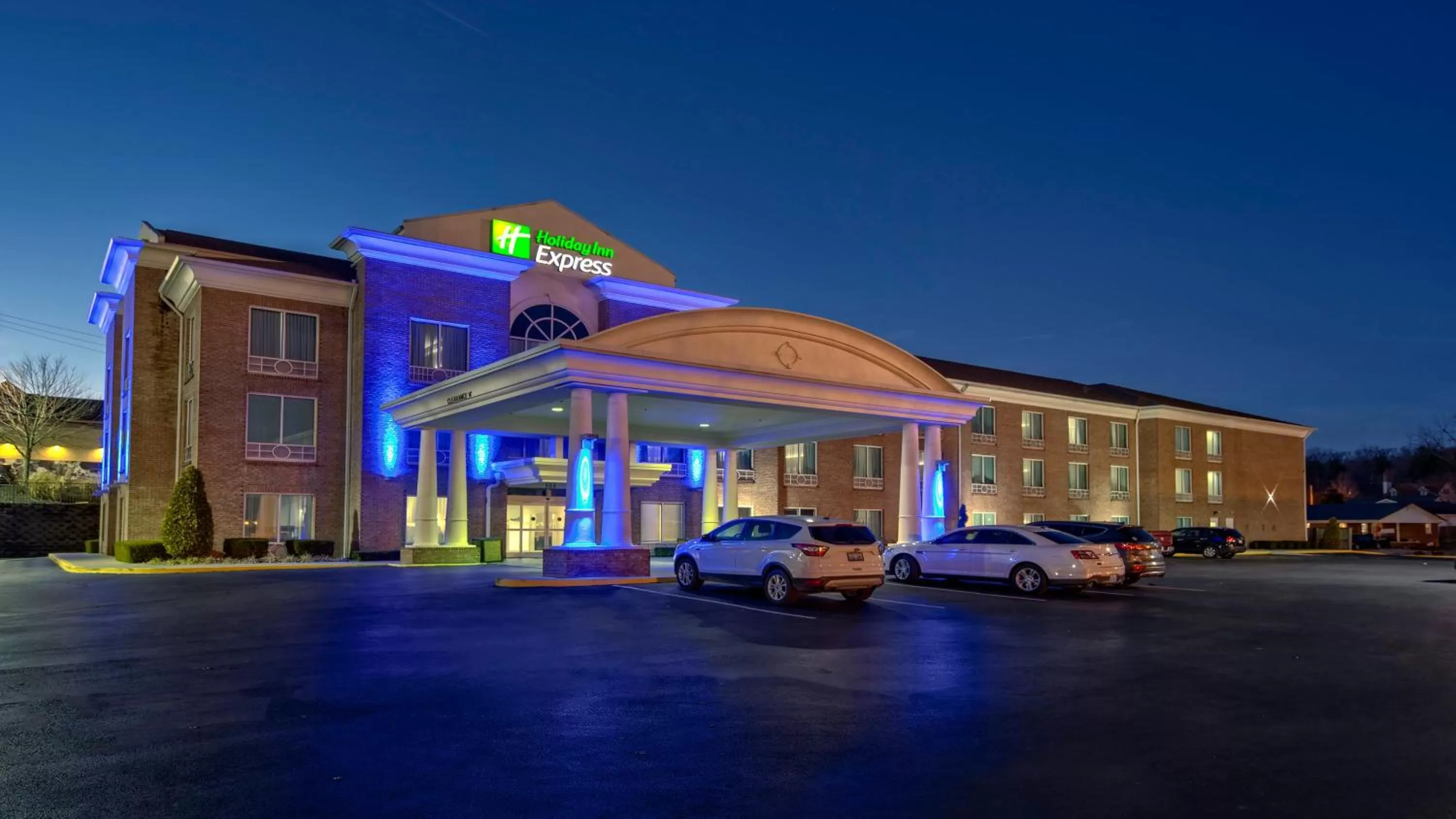 Property building in Holiday Inn Express Hotel & Suites London by IHG