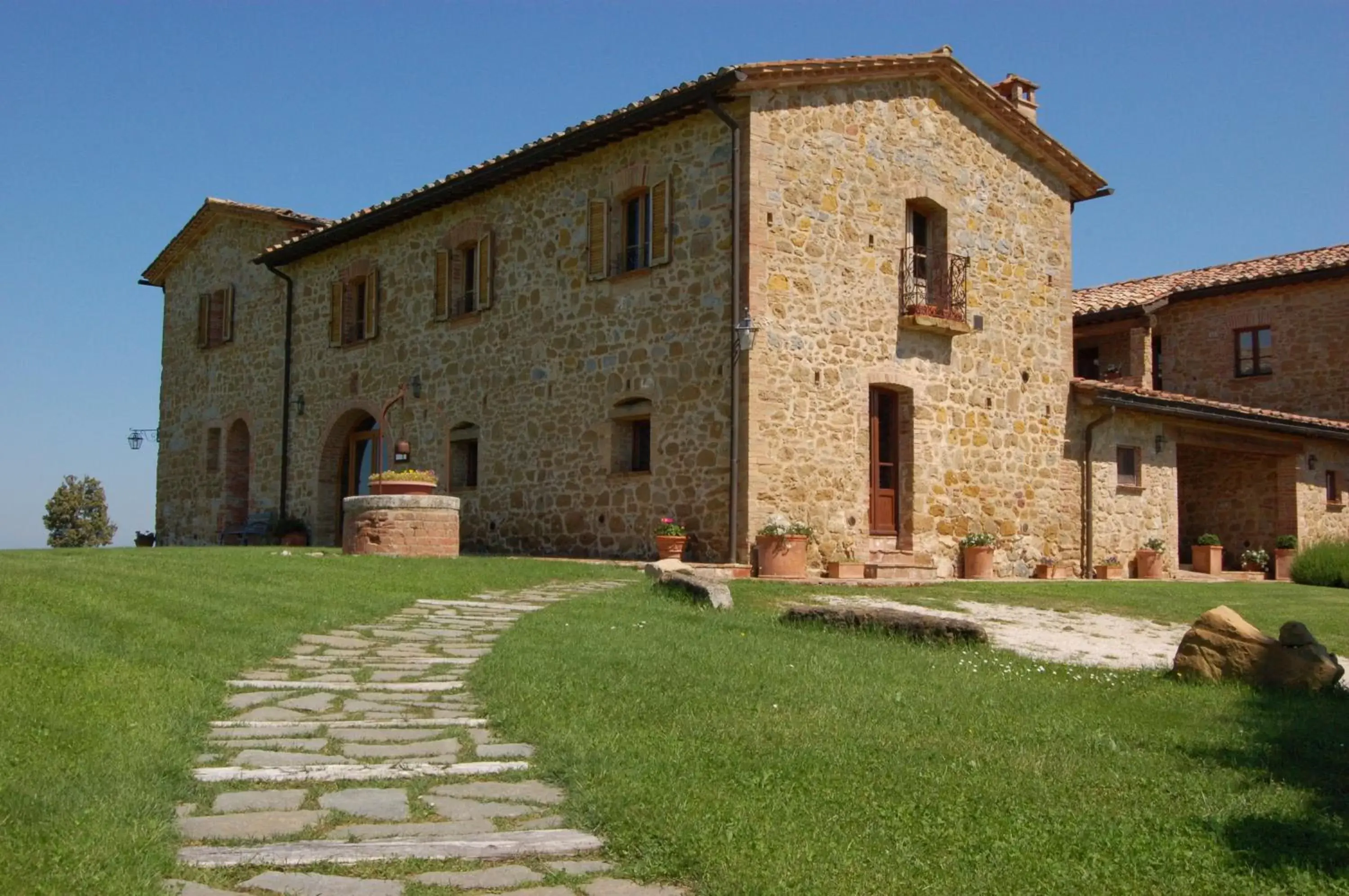 Facade/entrance, Property Building in Locanda Vesuna