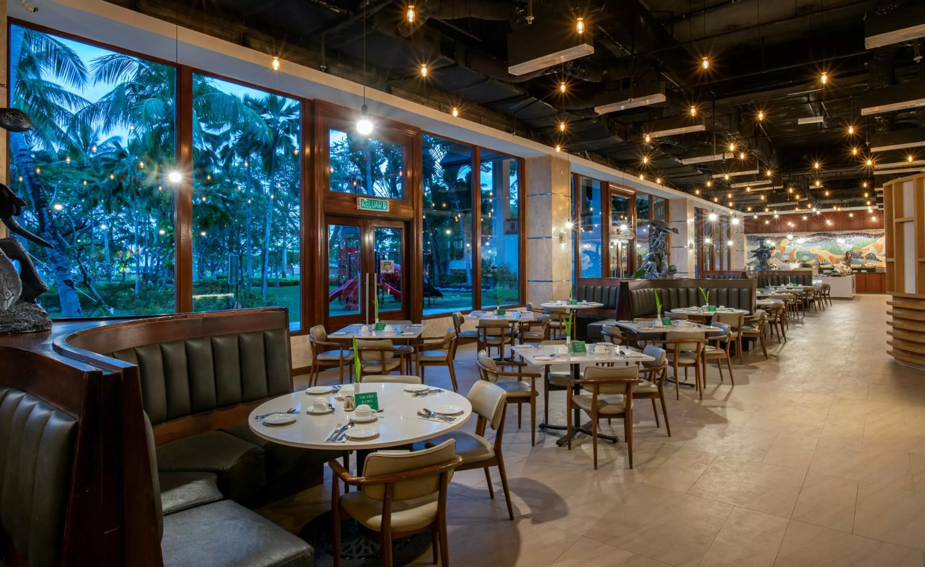 Restaurant/places to eat in Nexus Resort & Spa Karambunai