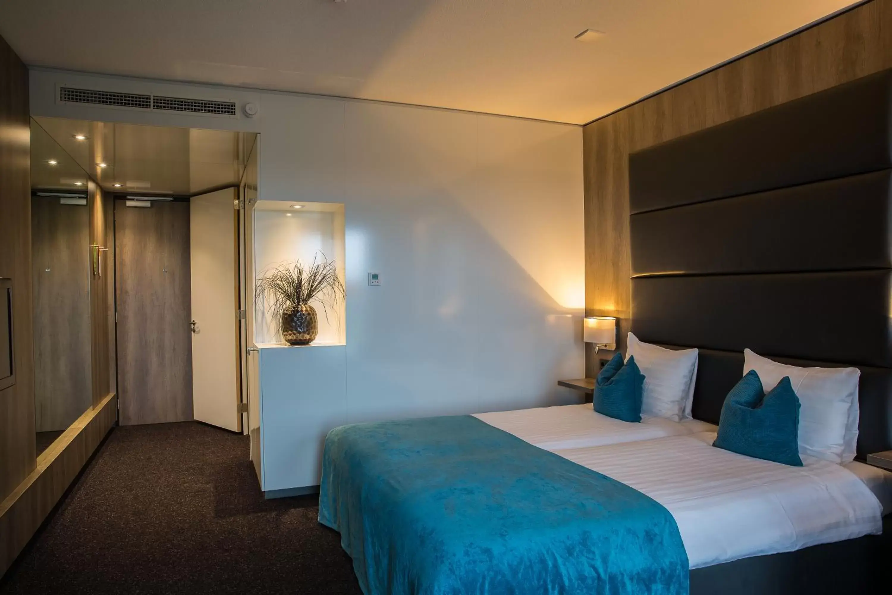 Comfort Twin Room in Van der Valk Hotel Hoorn