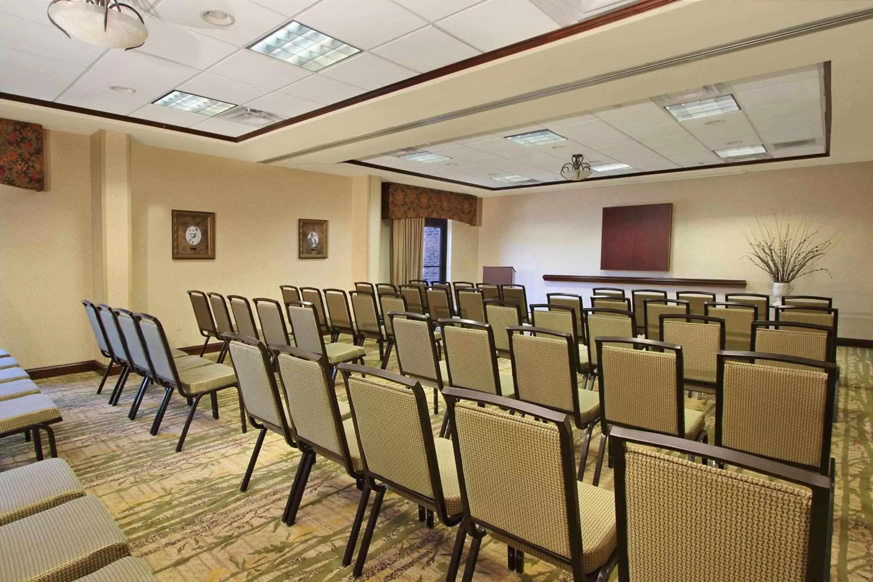 Meeting/conference room in Hampton Inn & Suites-Florence Downtown