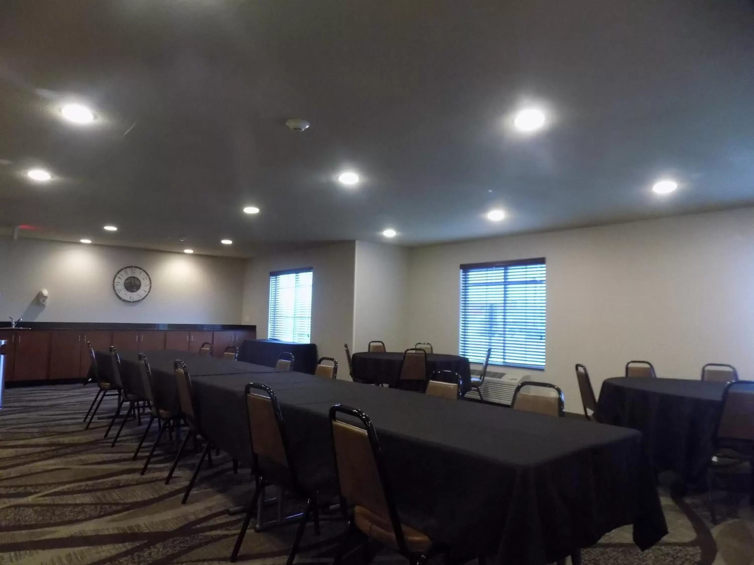 Meeting/conference room in Cobblestone Hotel & Suites - Seward