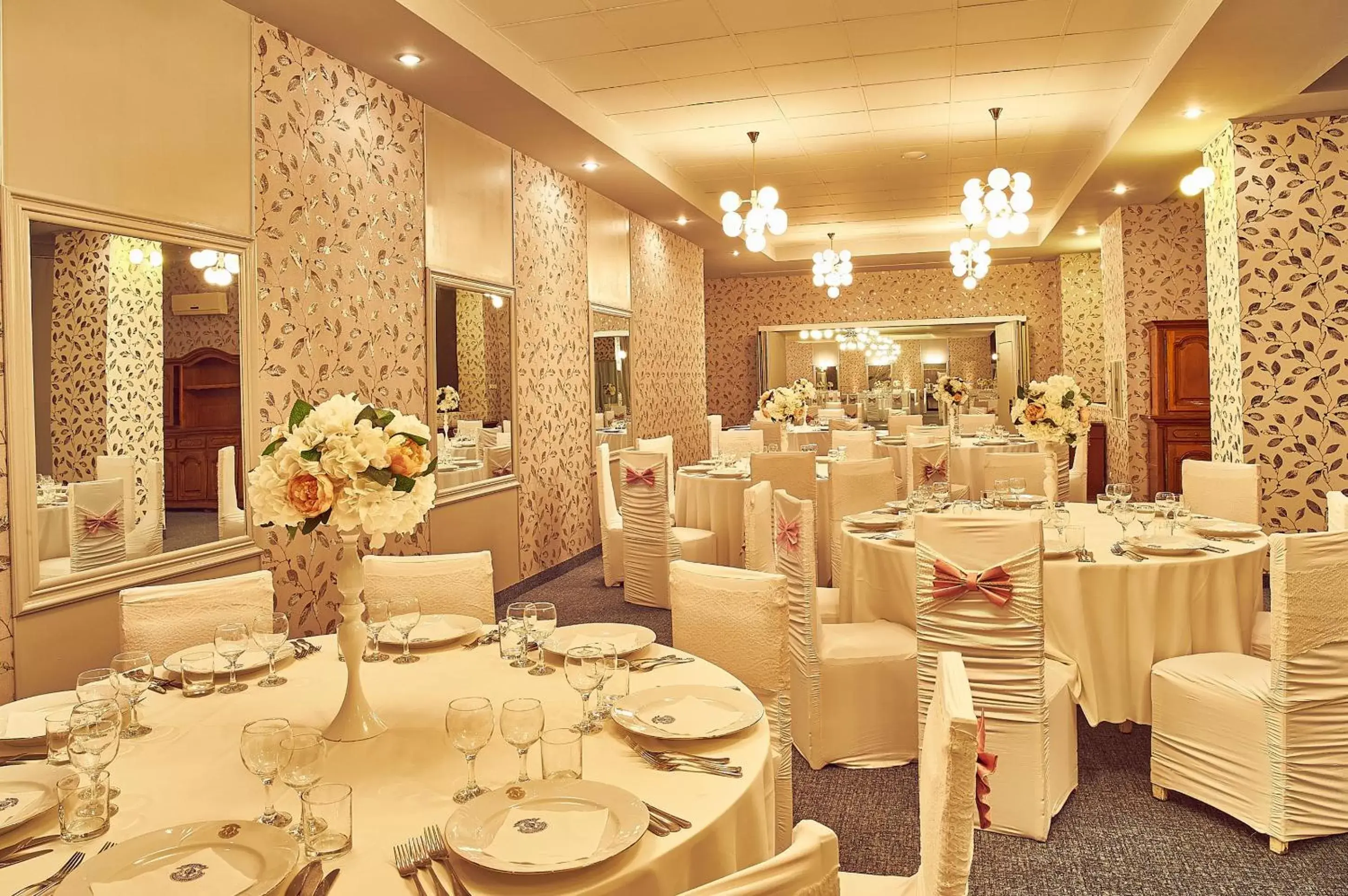 Restaurant/places to eat in Continental Drobeta Turnu Severin Restaurant/places to eat in Continental Drobeta Turnu Severin