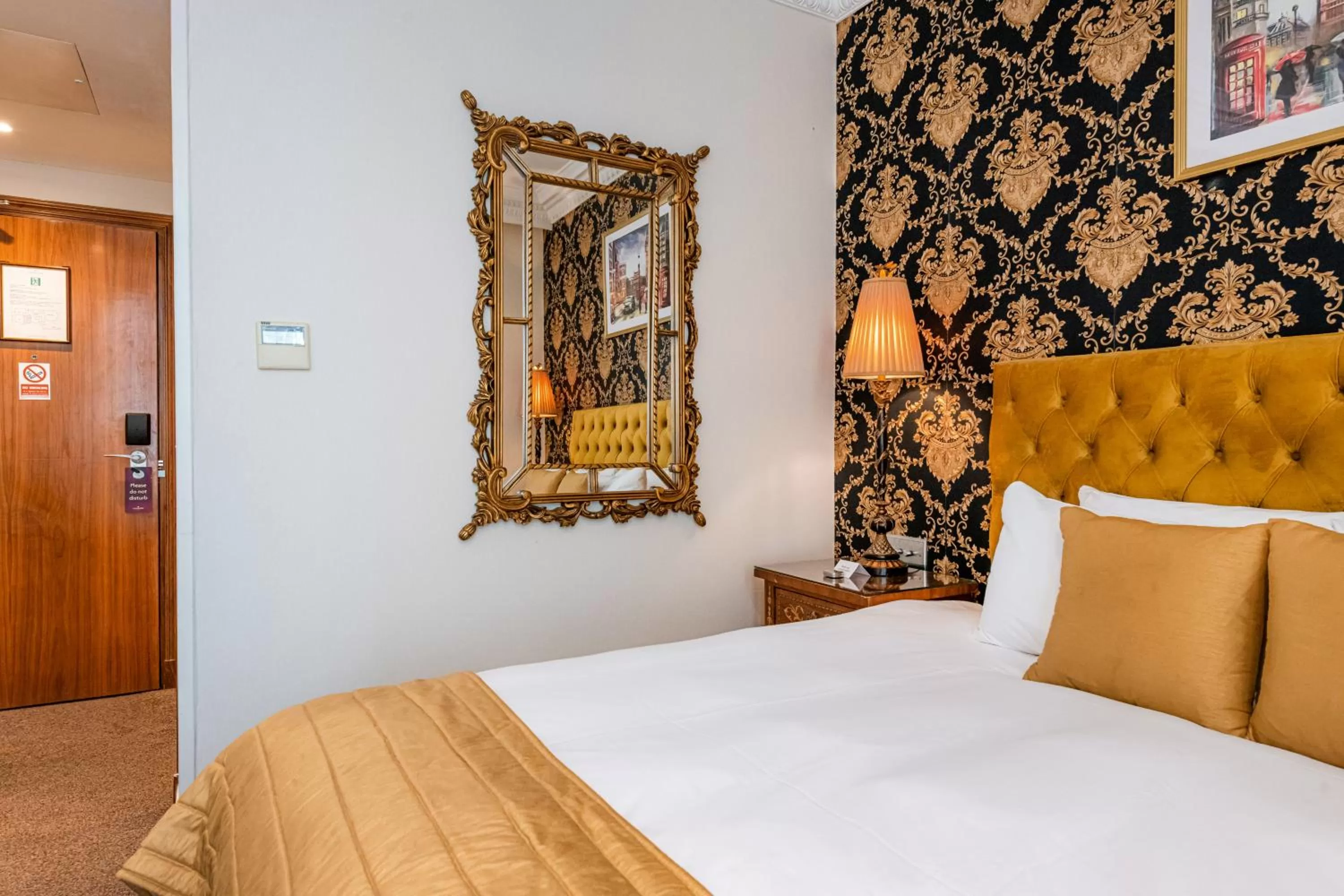 Decorative detail, Bed in Ashburn Hotel