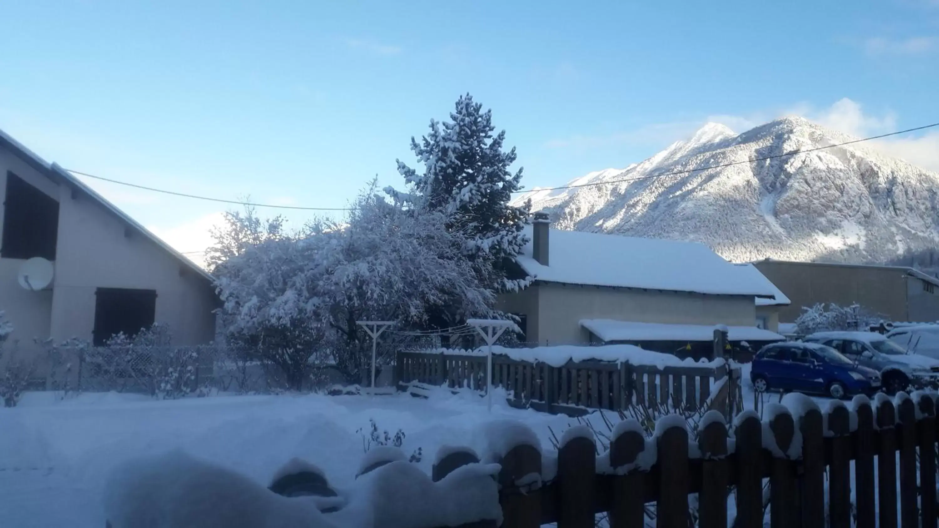 Parking, Winter in Le Bacchu Ber