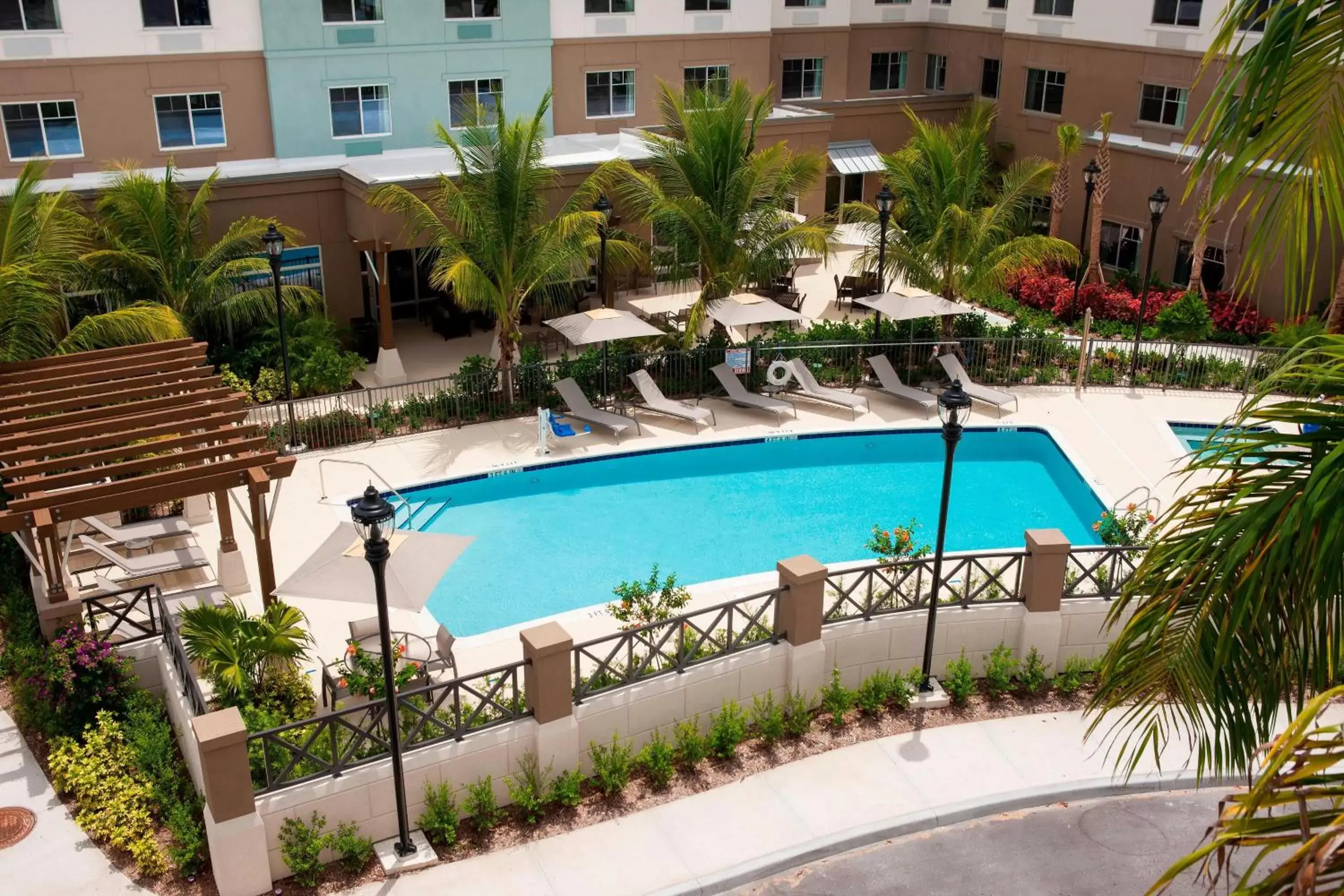 Fitness centre/facilities, Pool View in Courtyard by Marriott Palm Beach Jupiter