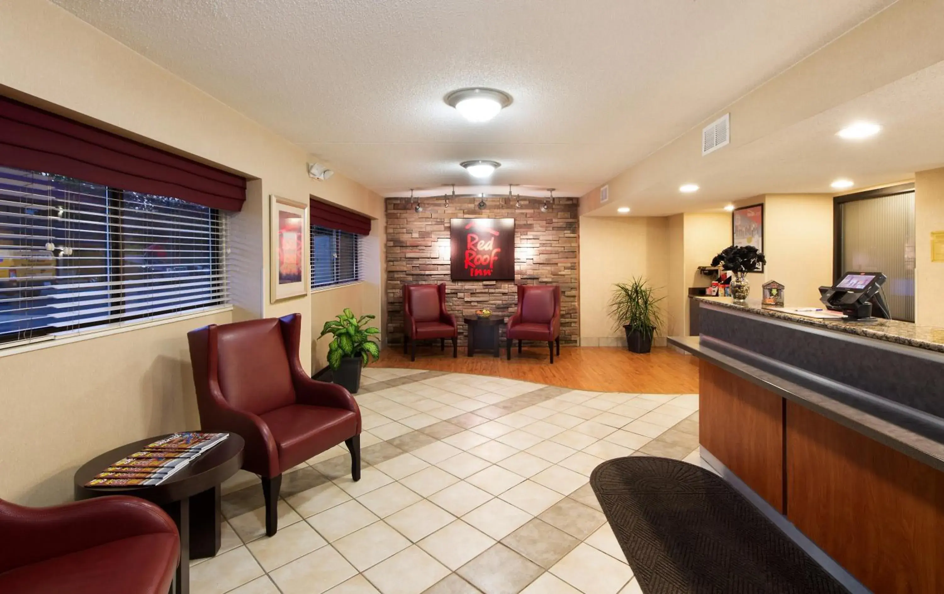 Lobby or reception, Lobby/Reception in Red Roof Inn Detroit Metro Airport - Taylor