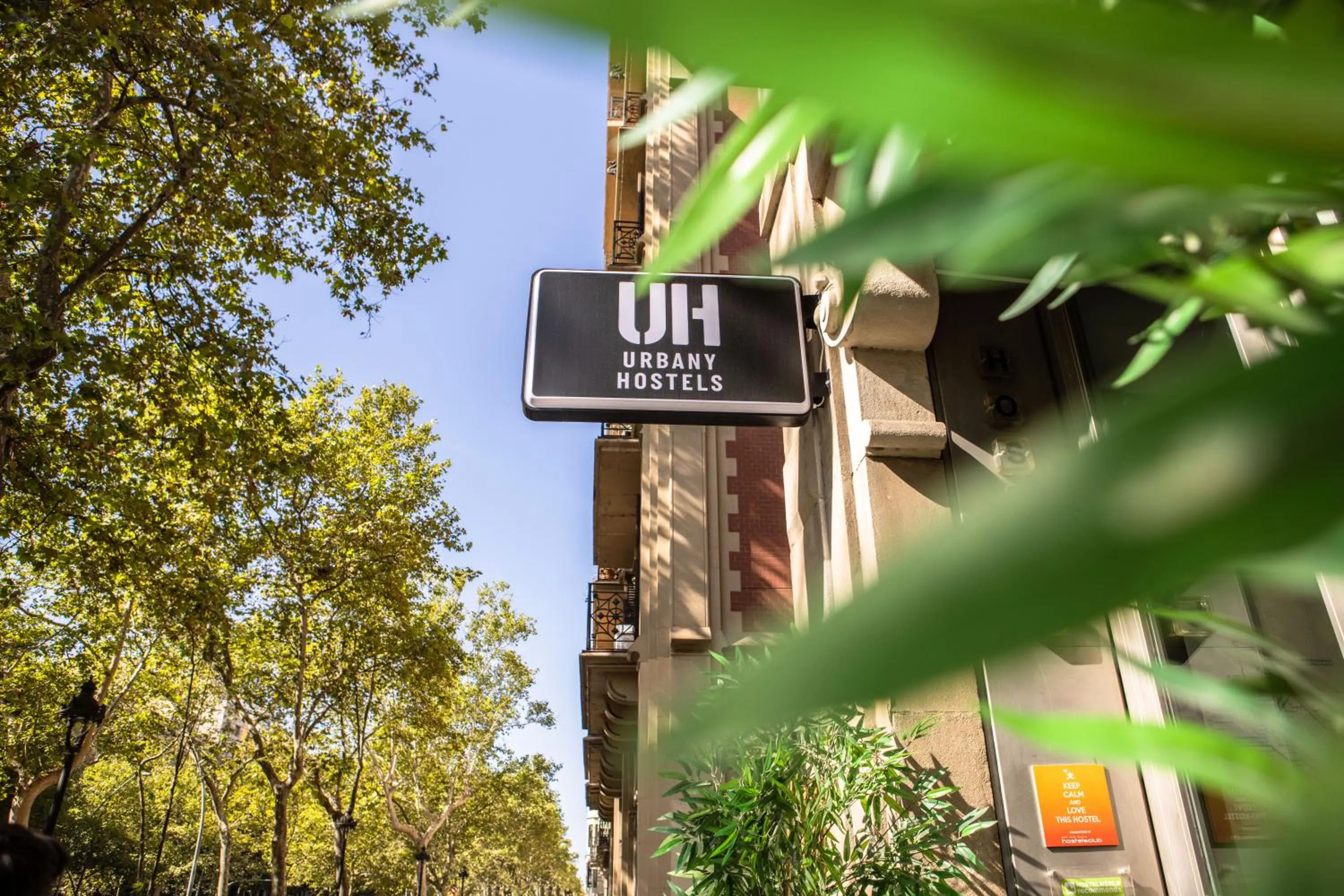 Facade/entrance in Urbany Hostel BCN GO!