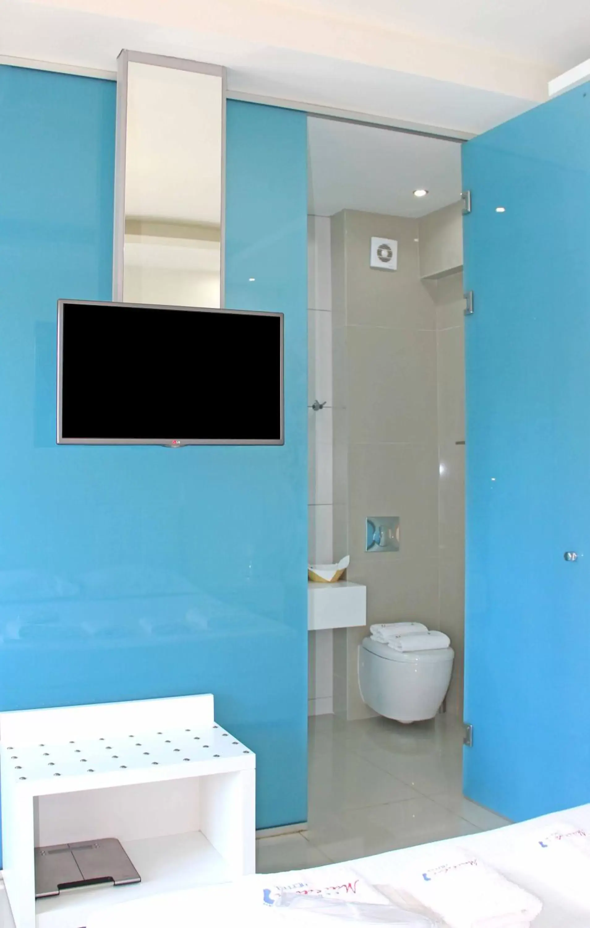 Bathroom, TV/Entertainment Center in Macedon