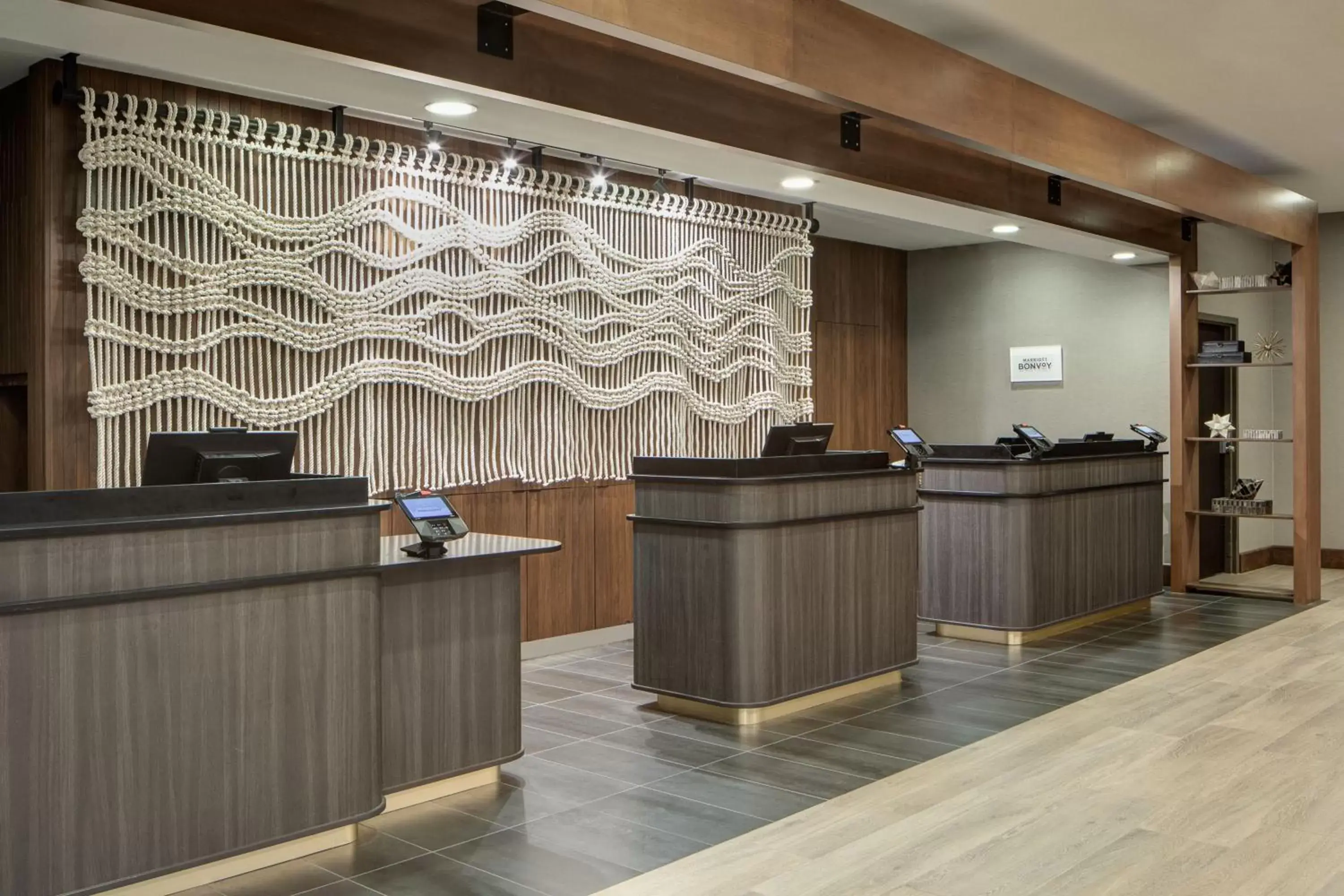 Property building, Lobby/Reception in Courtyard by Marriott Chicago Downtown/River North