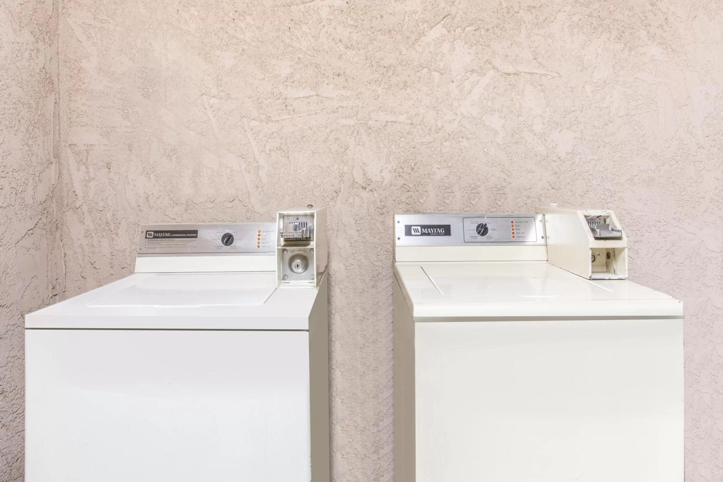 Area and facilities in Knights Inn Madera