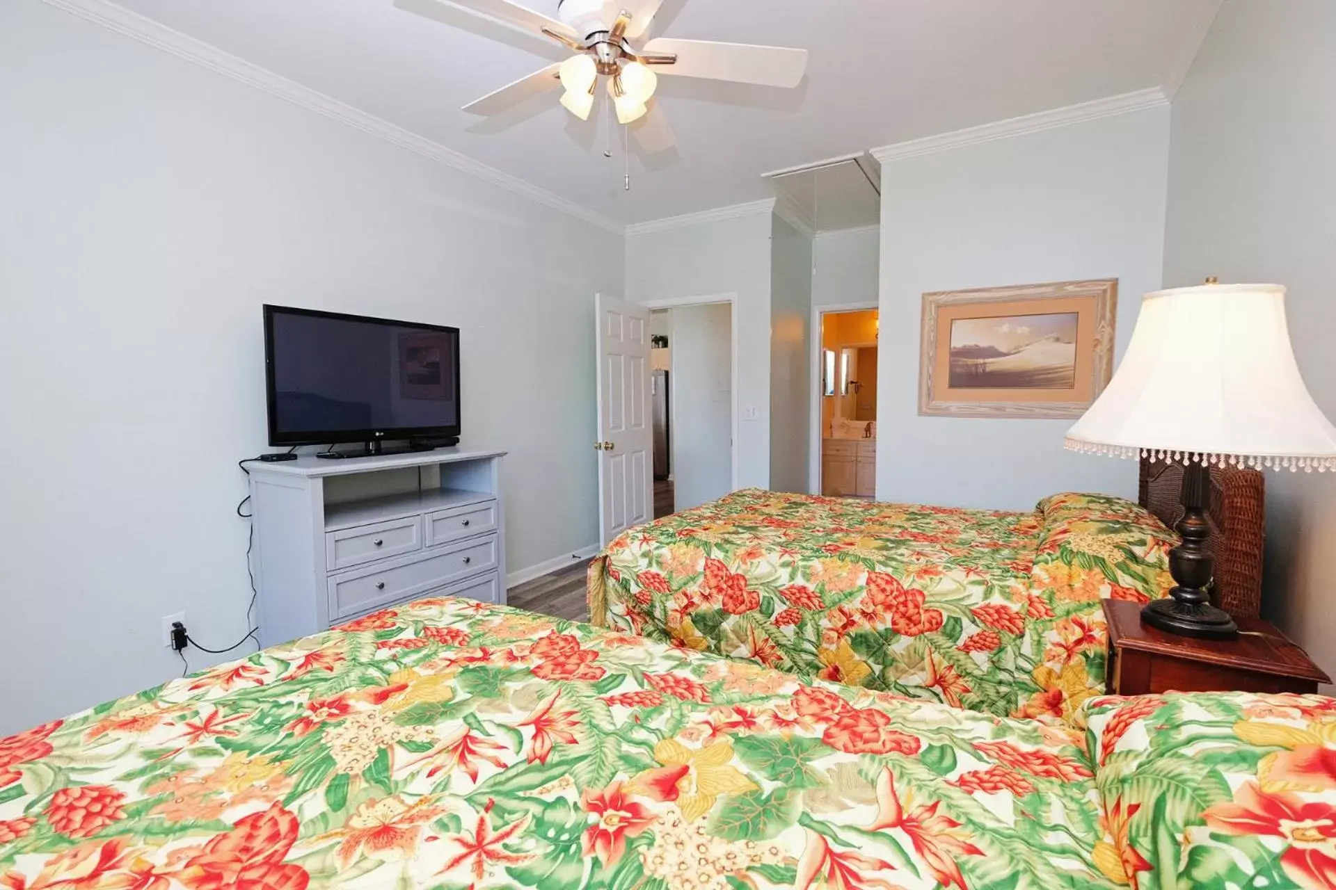 Bed in Litchfield Beach & Golf Resort