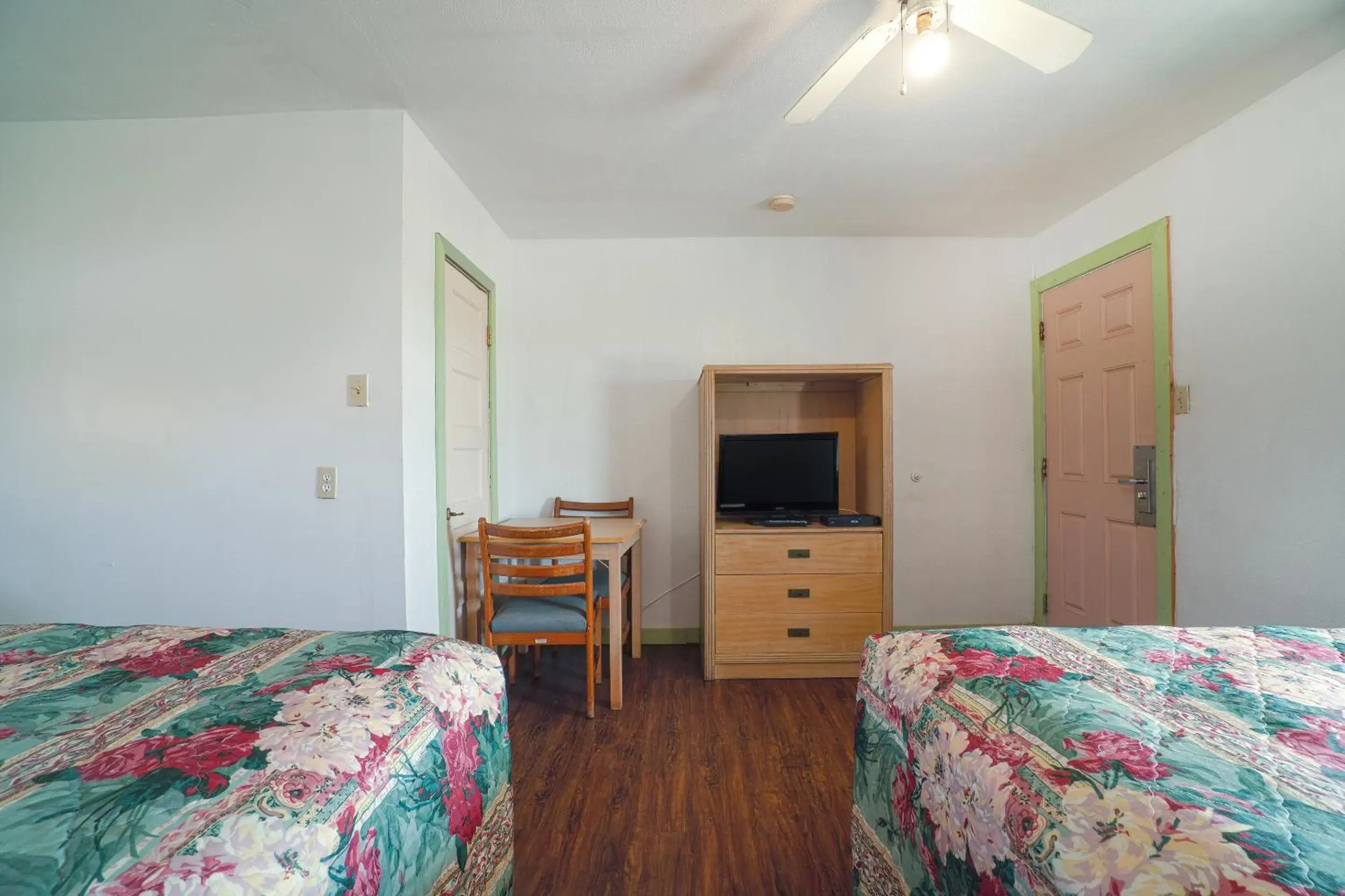 Bedroom, Bed in Budget Inn By OYO Corpus Christi Beach