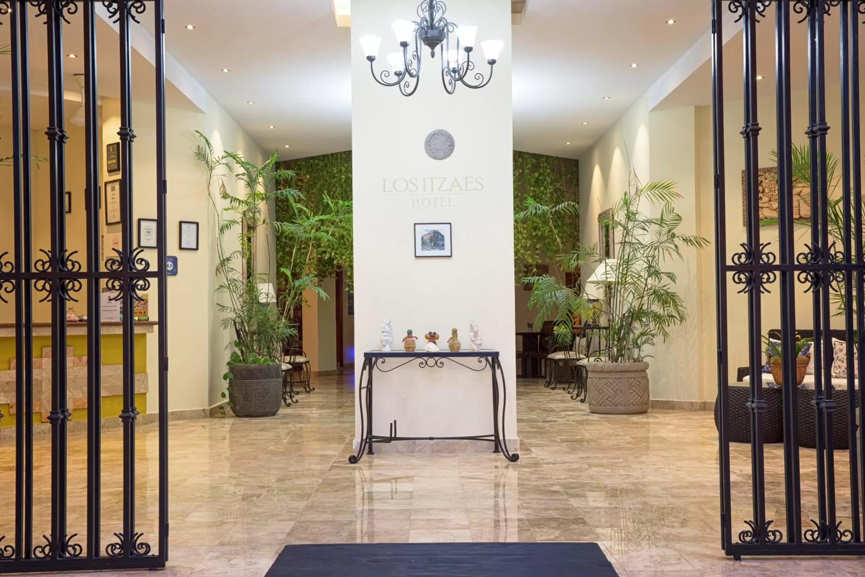 Lobby or reception, Lobby/Reception in Hotel Los Itzaes by 5th av
