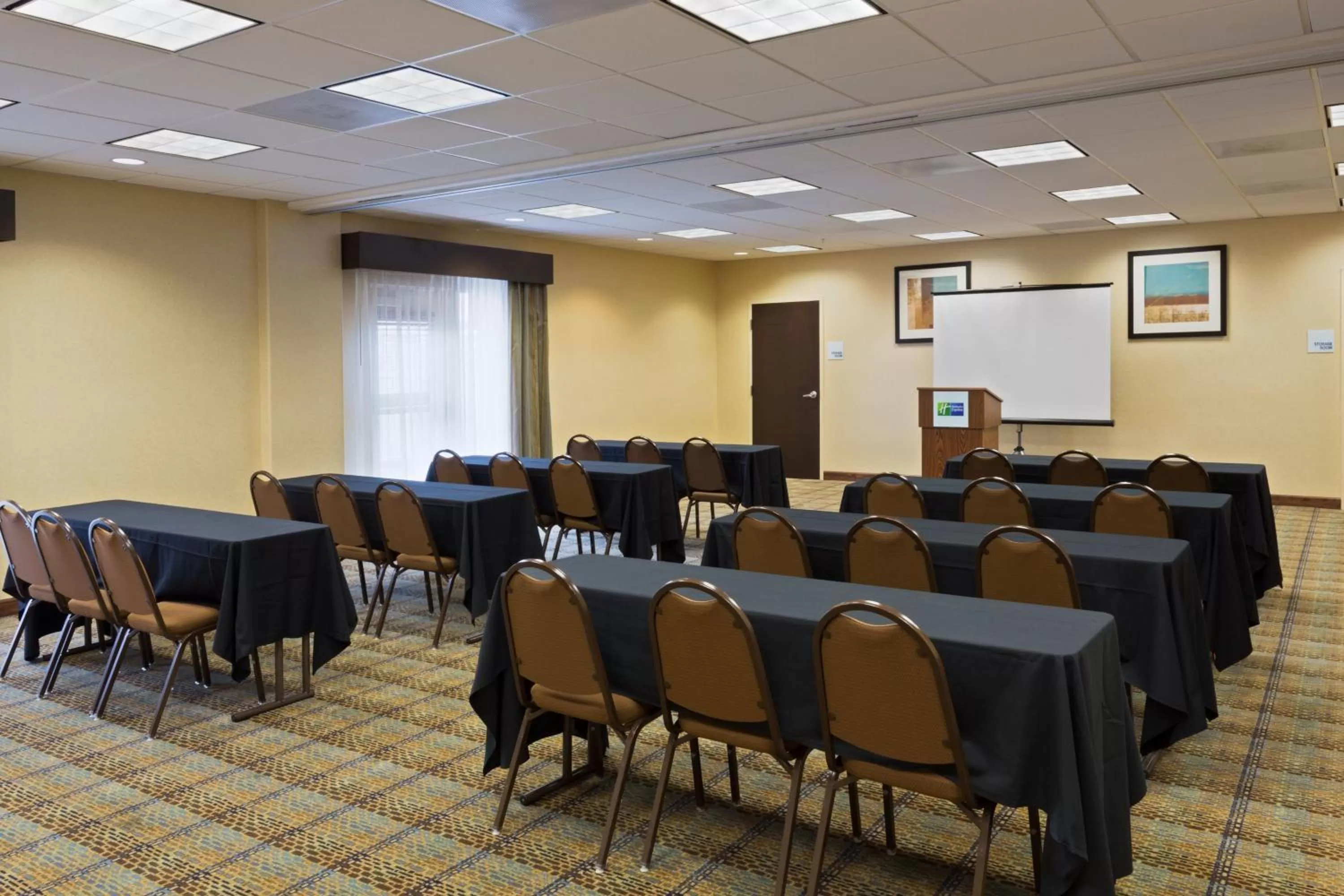 Meeting/conference room in Holiday Inn Express & Suites Moultrie by IHG
