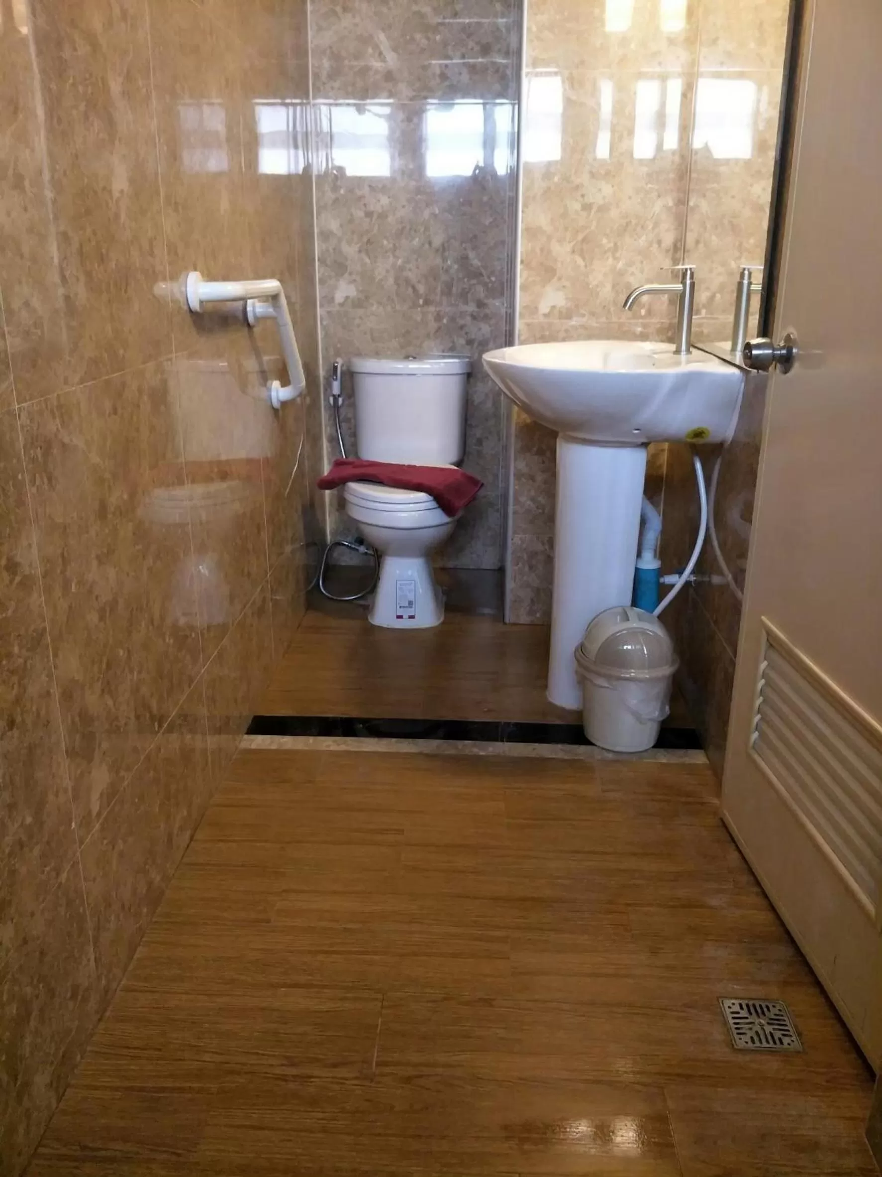 Bathroom in Sudyod Apartment