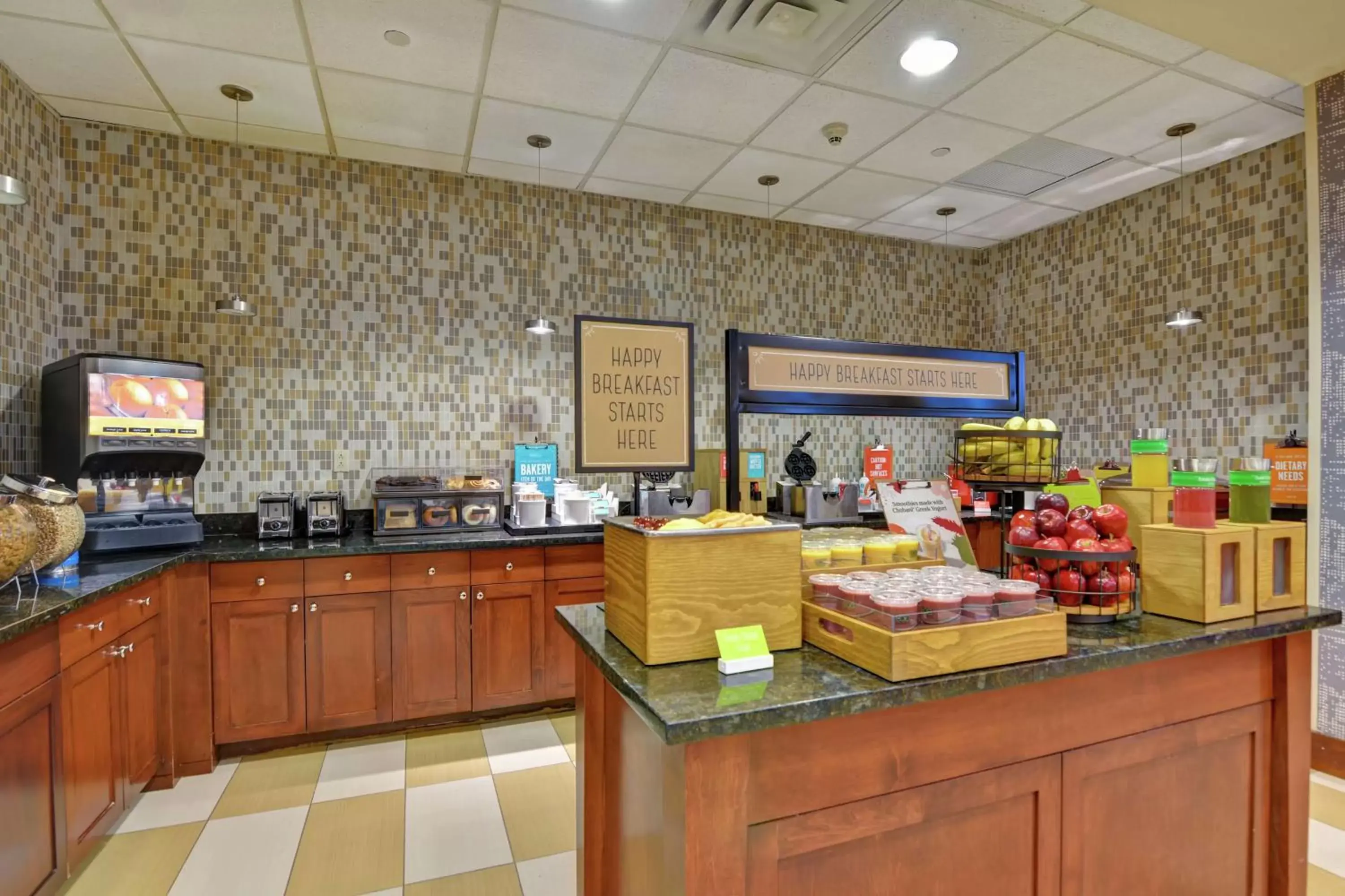 Breakfast, Restaurant/Places to Eat in Hampton Inn & Suites Newark-Harrison-Riverwalk