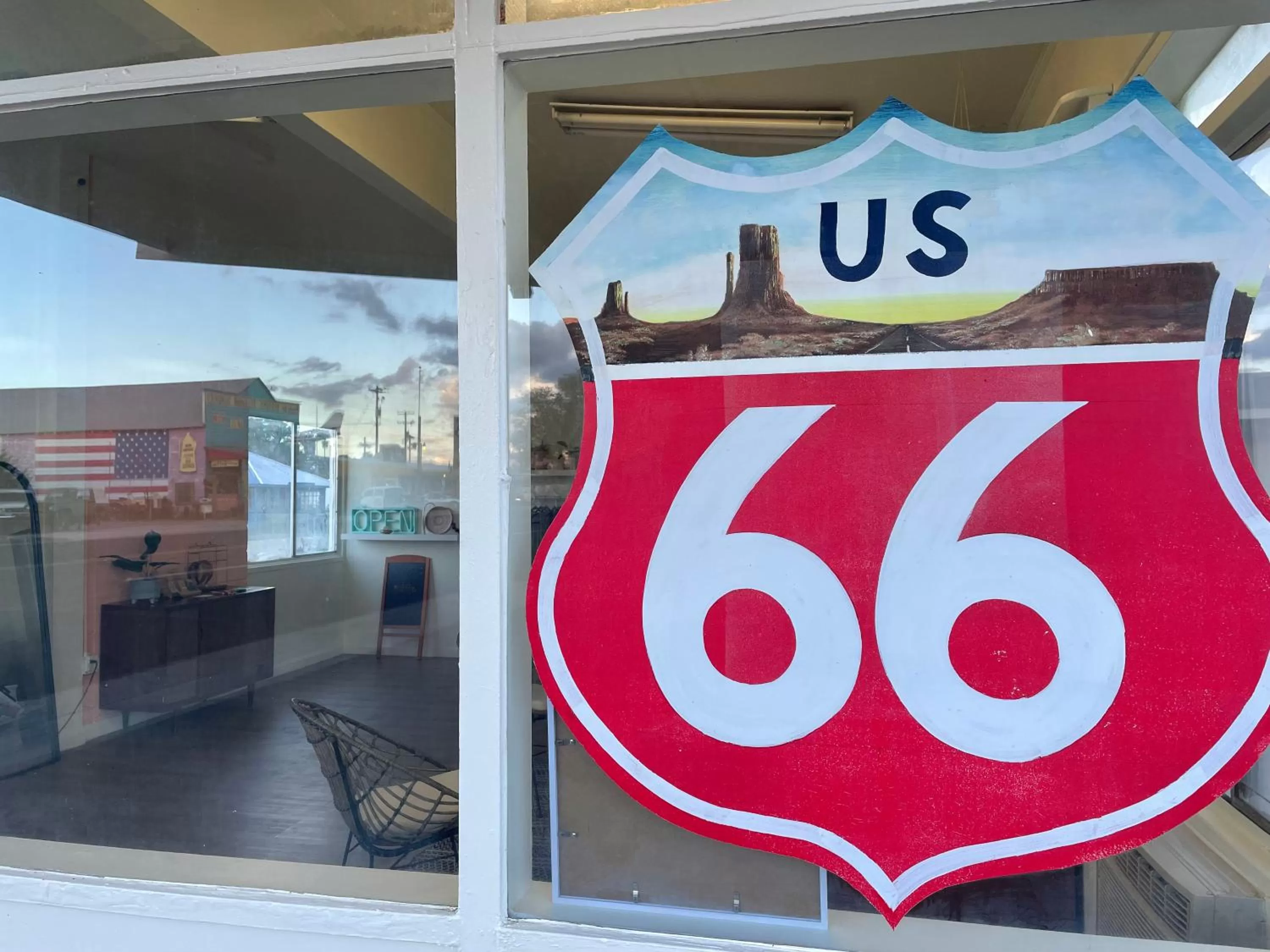 Lobby or reception in The Postcard Motel