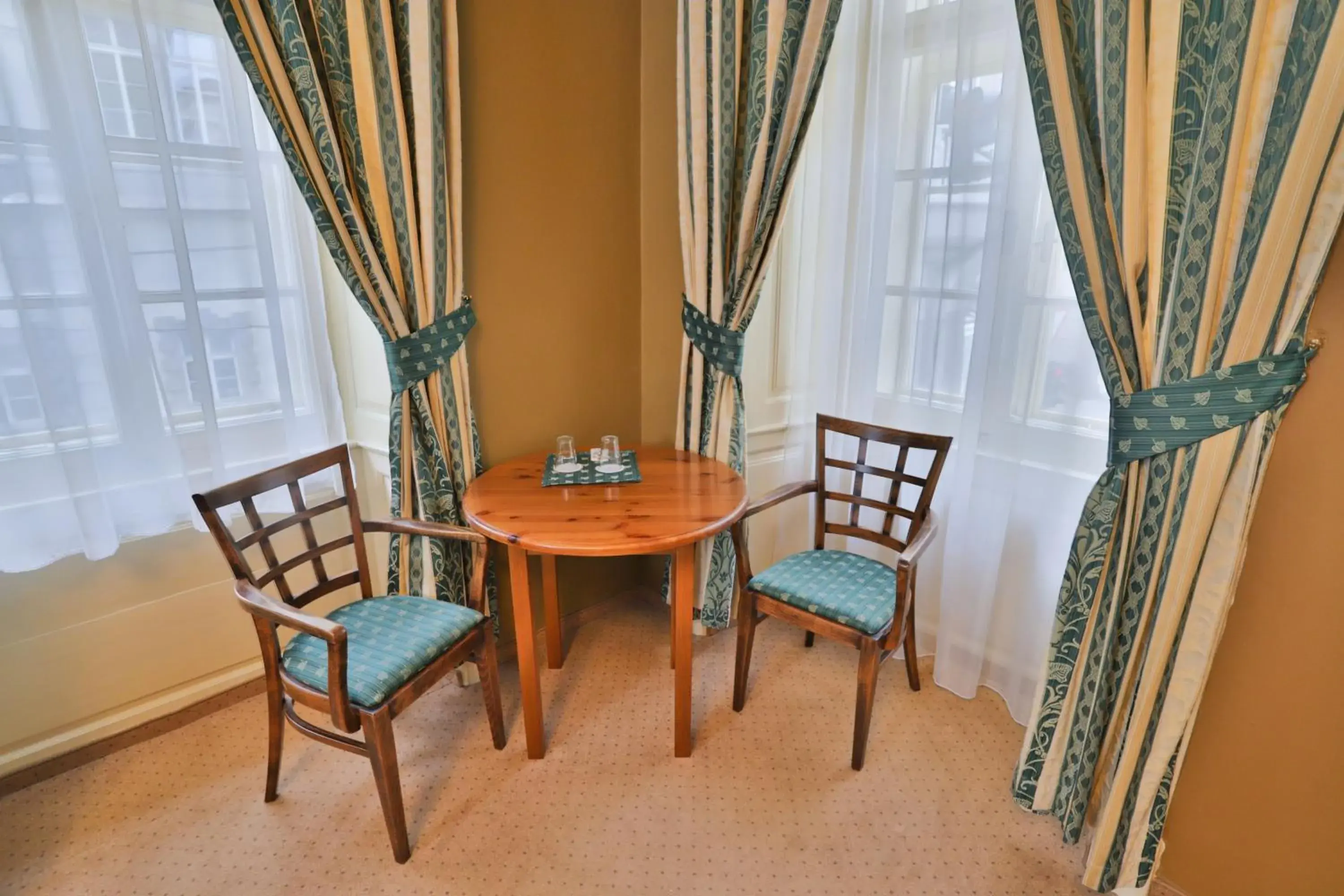 Seating area, Dining Area in U Schnellu