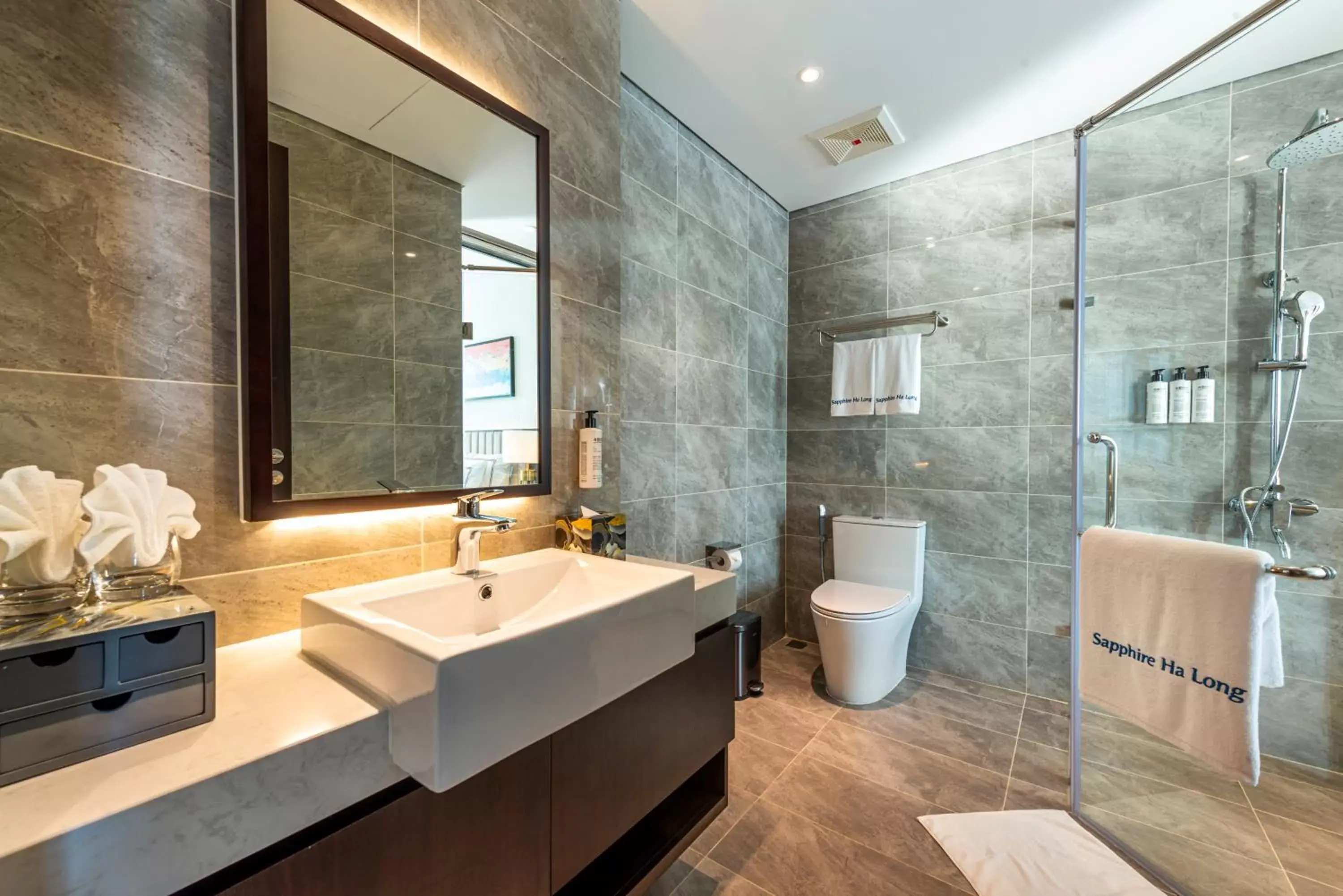 Bathroom in Best Western Premier Sapphire Ha Long