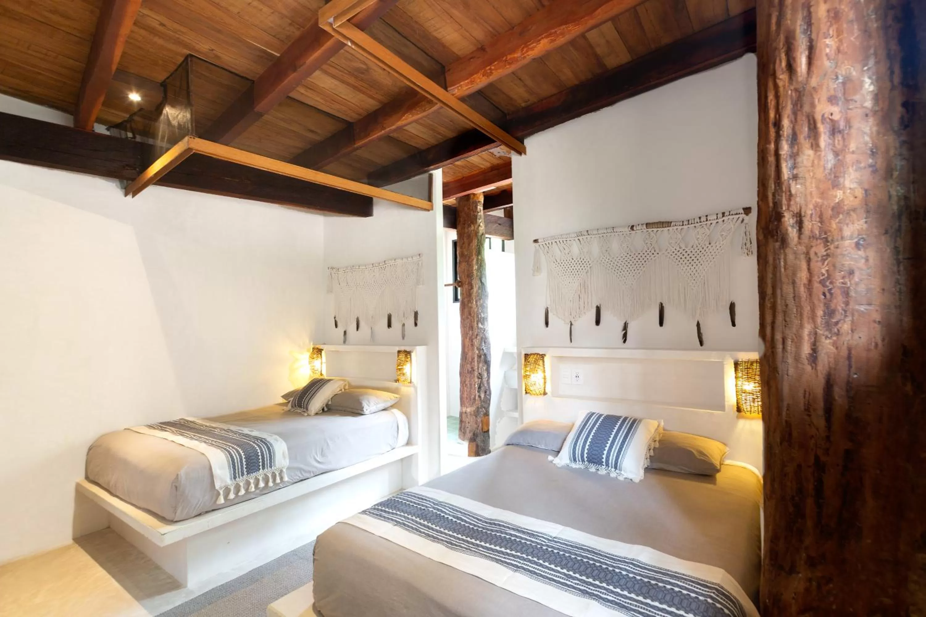 Photo of the whole room, Bed in Amansala Resort