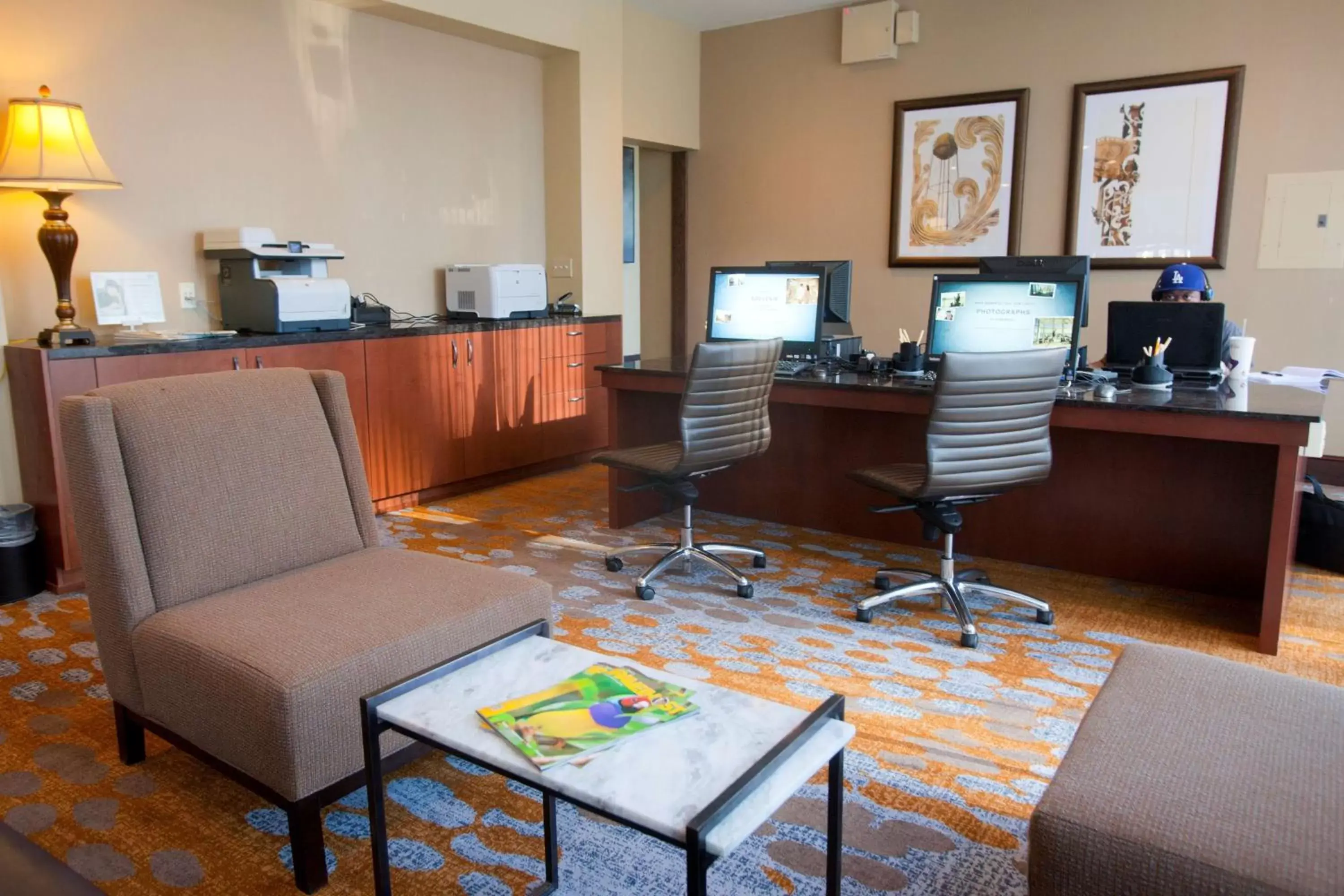 Business facilities in DoubleTree by Hilton Midland Plaza