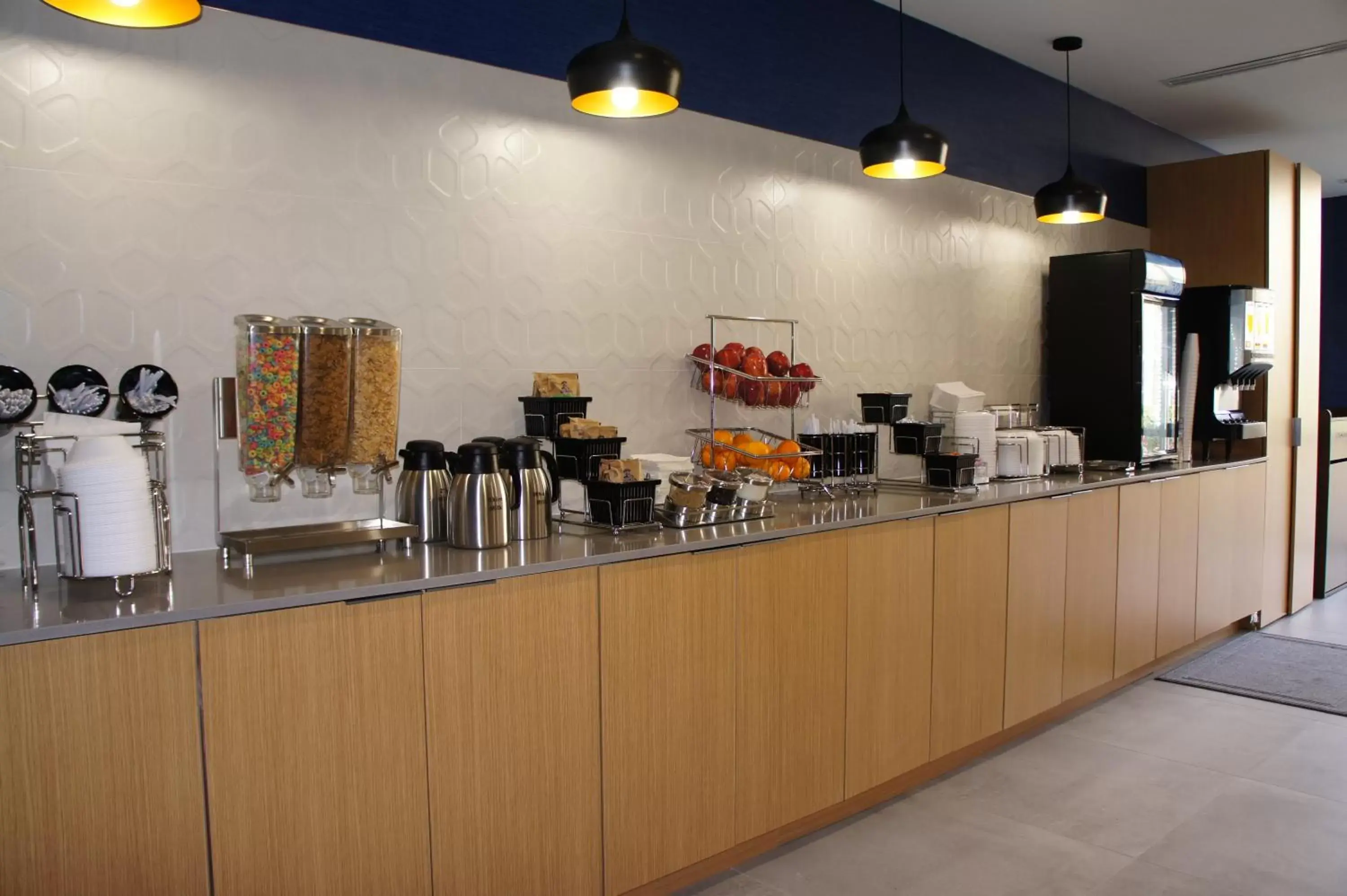 Breakfast, Restaurant/Places to Eat in La Quinta Inn & Suites Katy-Mills by Wyndham Katy