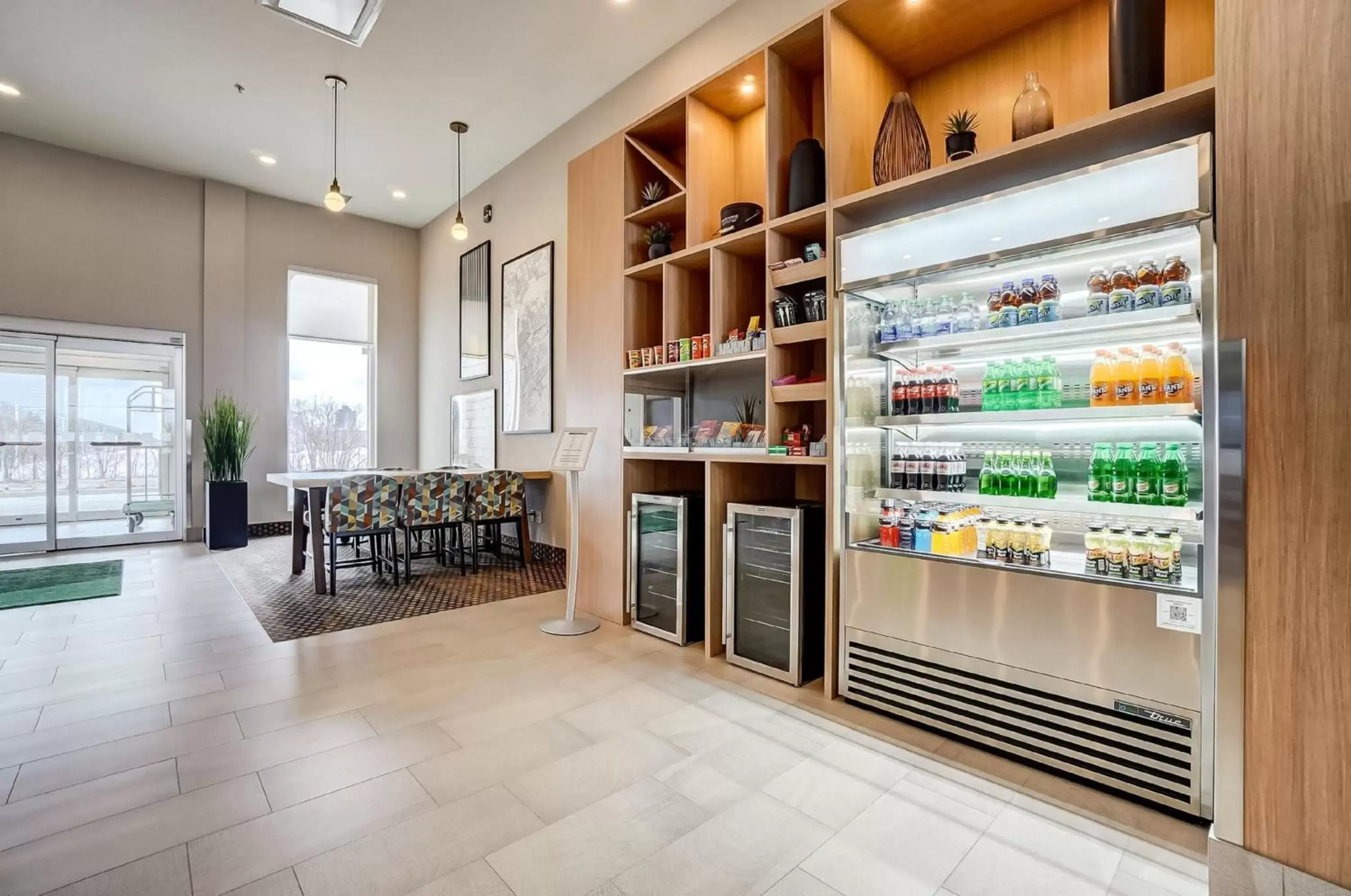 Property building in Holiday Inn Gatineau - Ottawa by IHG Property building in Holiday Inn Gatineau - Ottawa by IHG