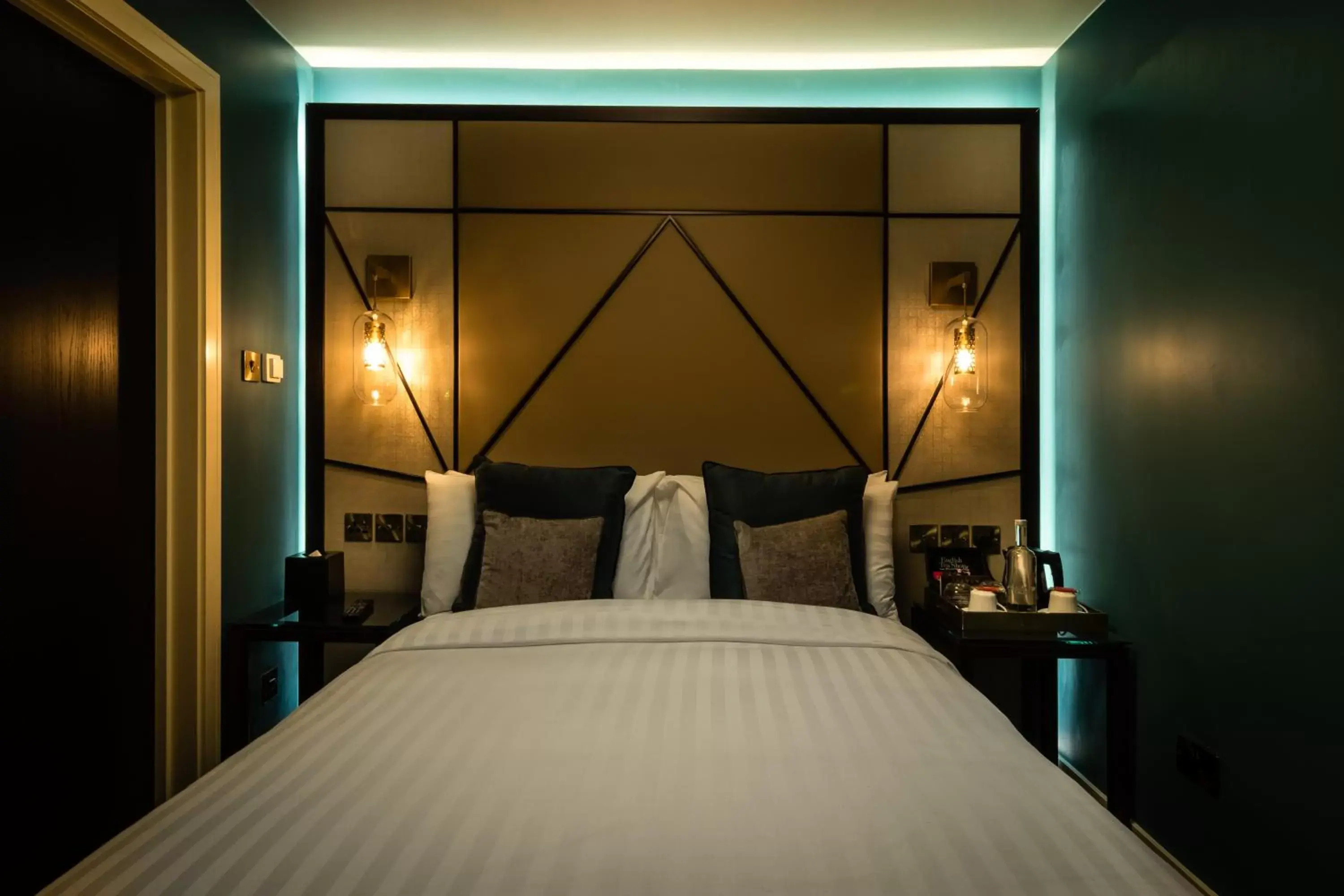 Bed in Seven Hotel