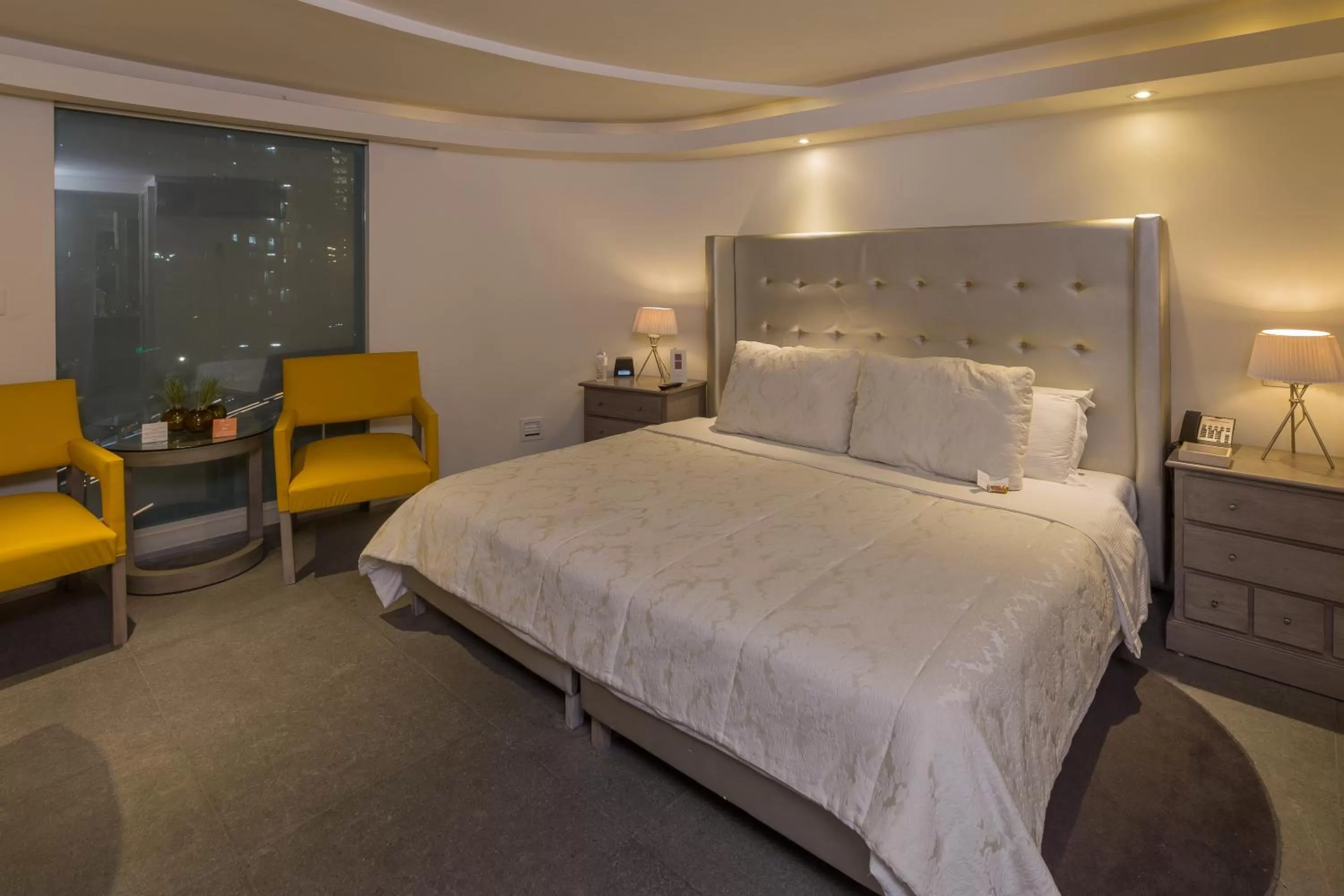 Bed in Suites Contempo