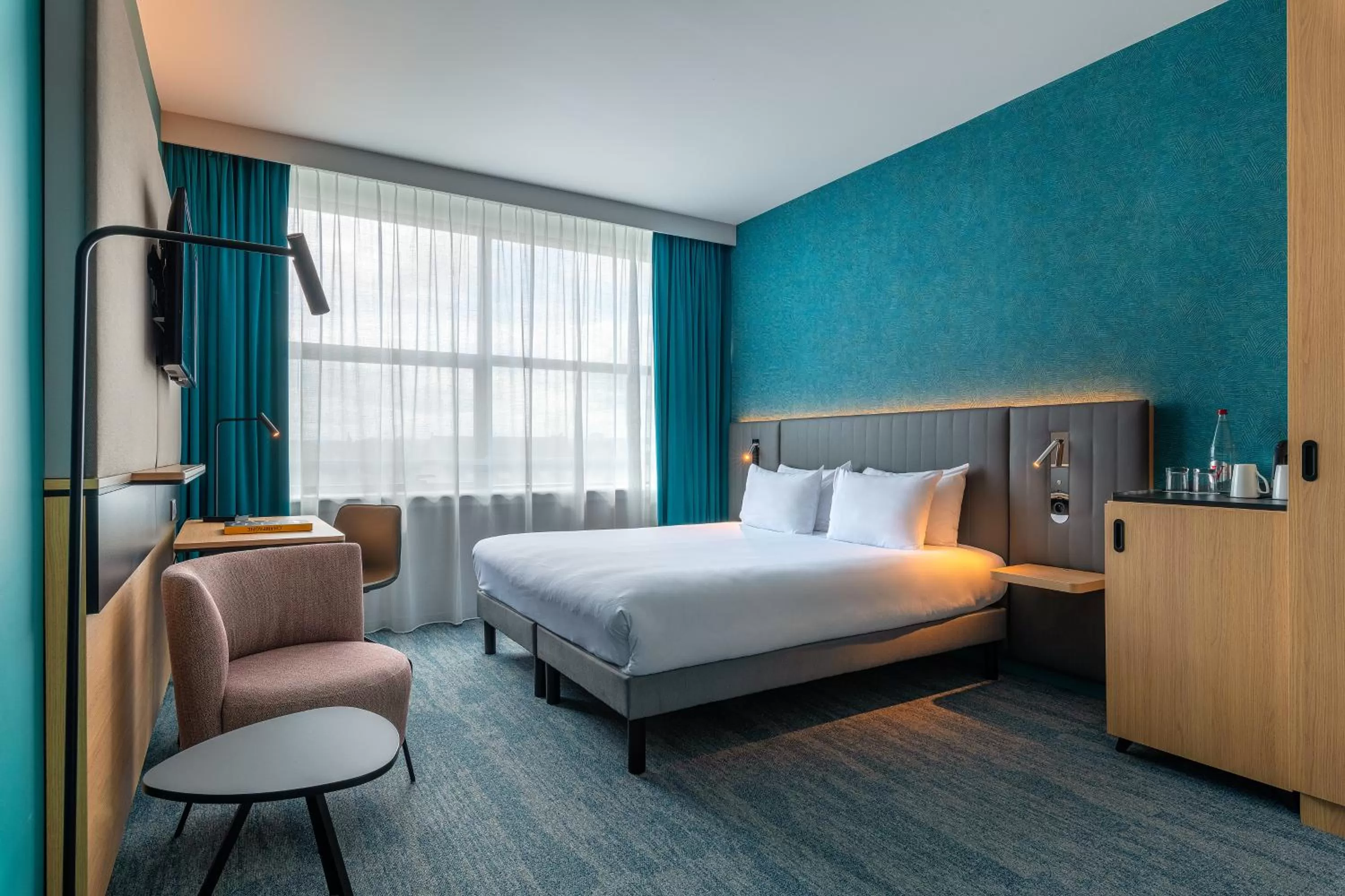 Photo of the whole room, Bed in Holiday Inn Reims Centre by IHG