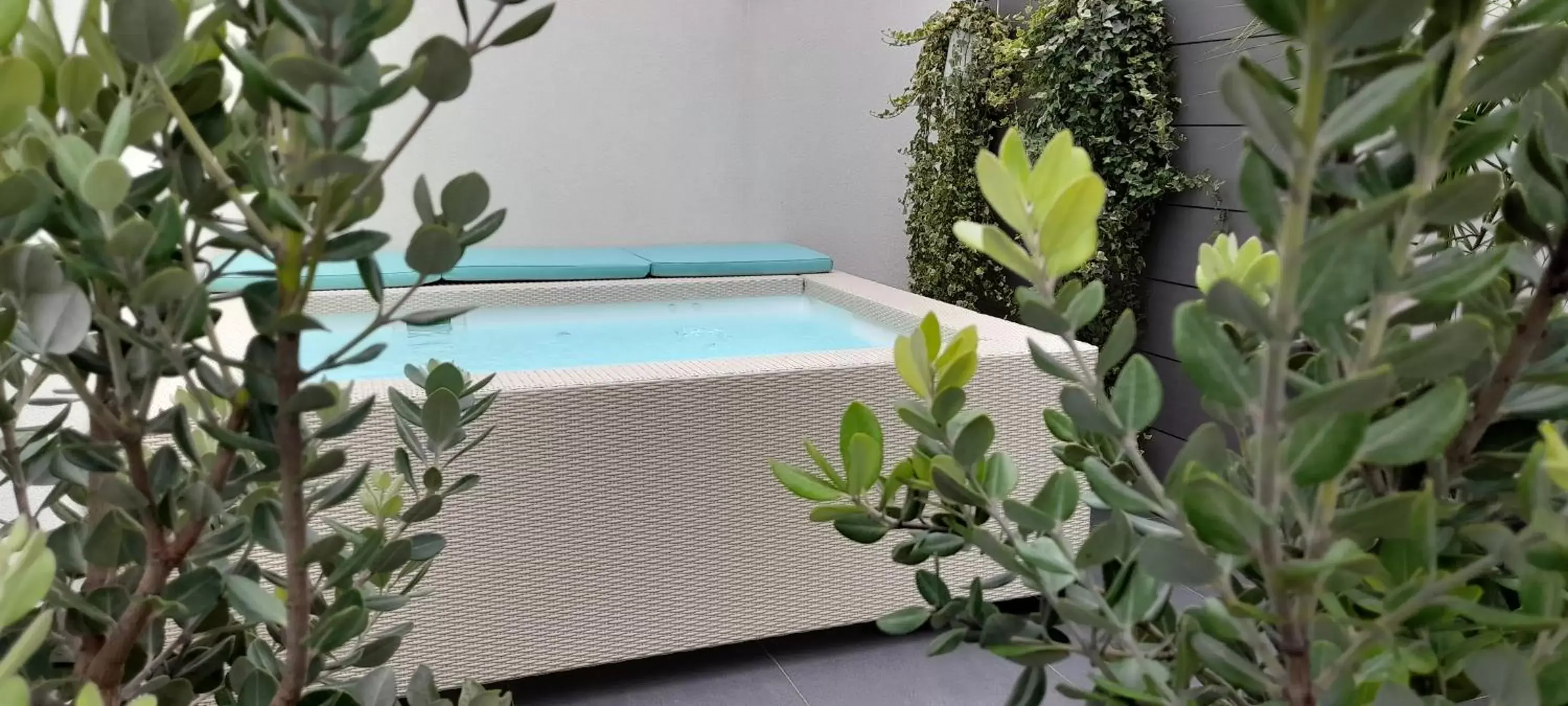 Hot Tub, Swimming Pool in Villa Totò Resort